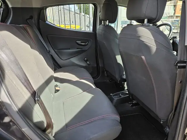 Lancia Ypsilon view 13