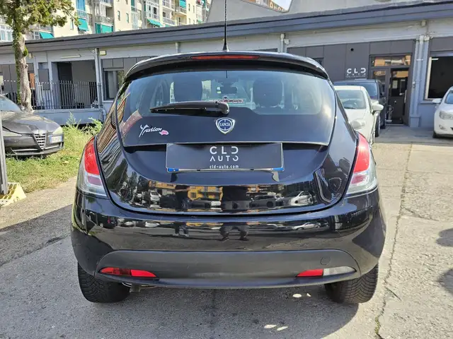 Lancia Ypsilon view 5