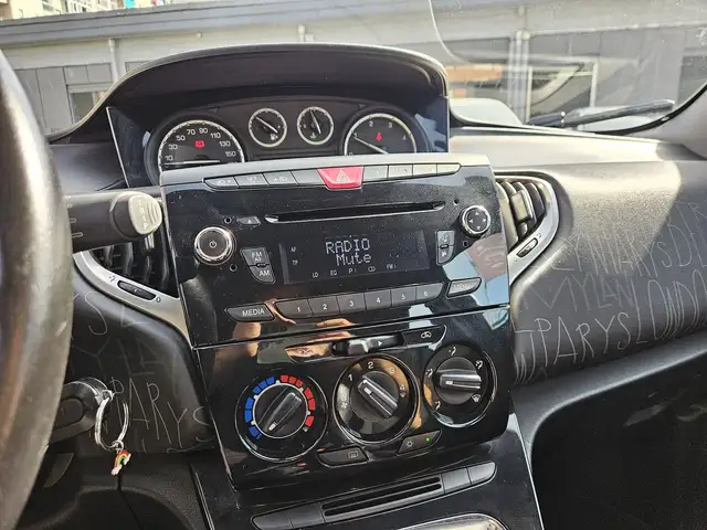 Lancia Ypsilon view 15