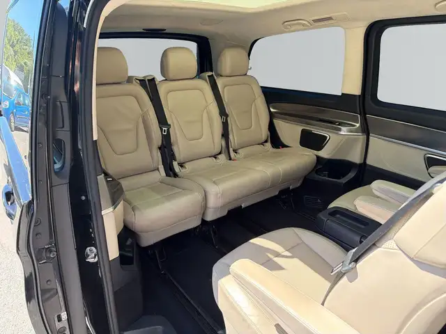 Mercedes-Benz V-Class view 11