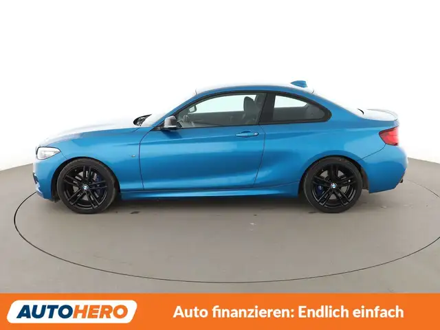 BMW M2 view 3
