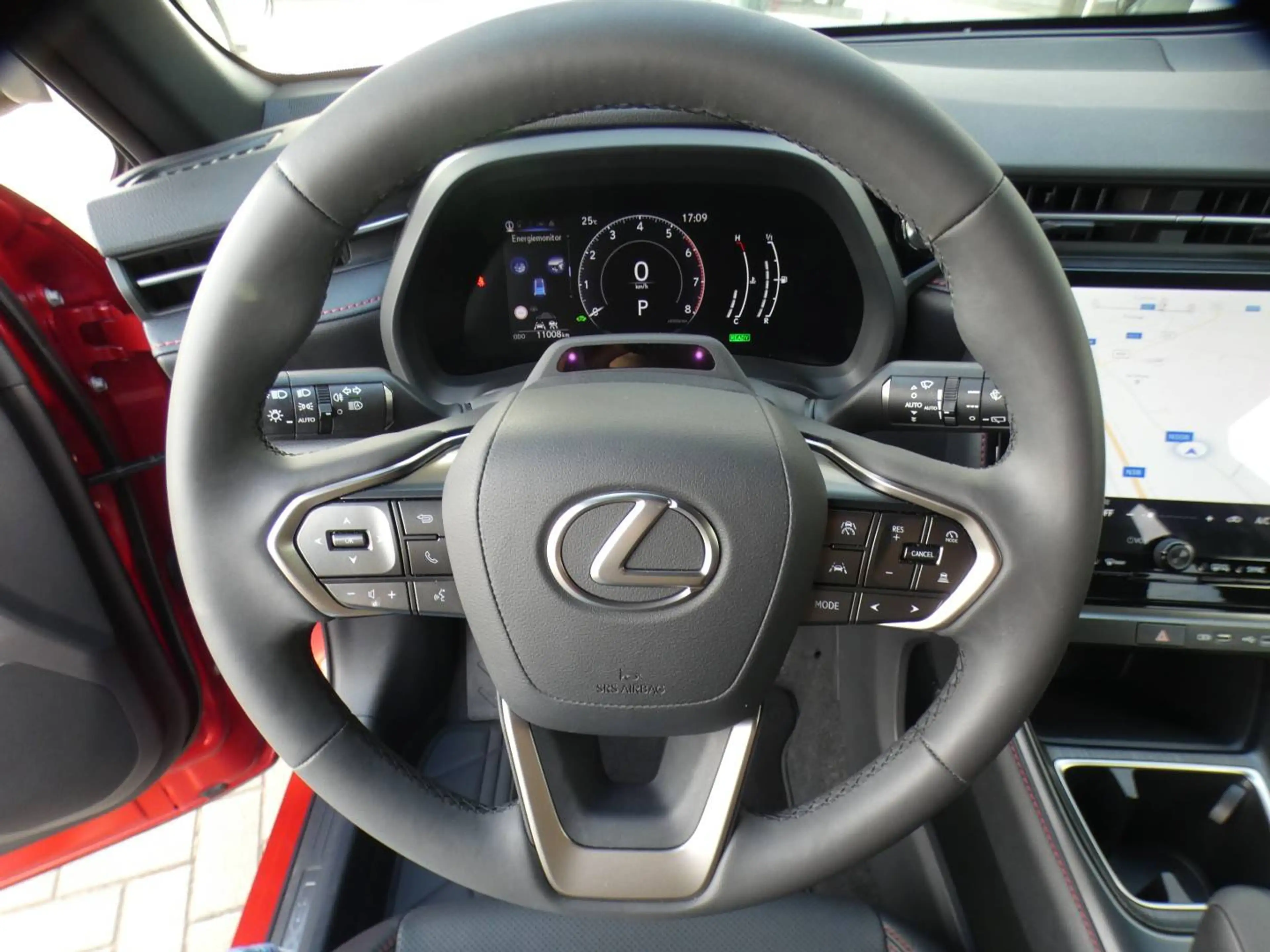 Lexus LBX Hybrid EMOTION +ZWART LEDER +Dodehoek +Zetelverwarming +Stuurwielverwarming +Parkeersensoren +Getinte ramen — photo 13