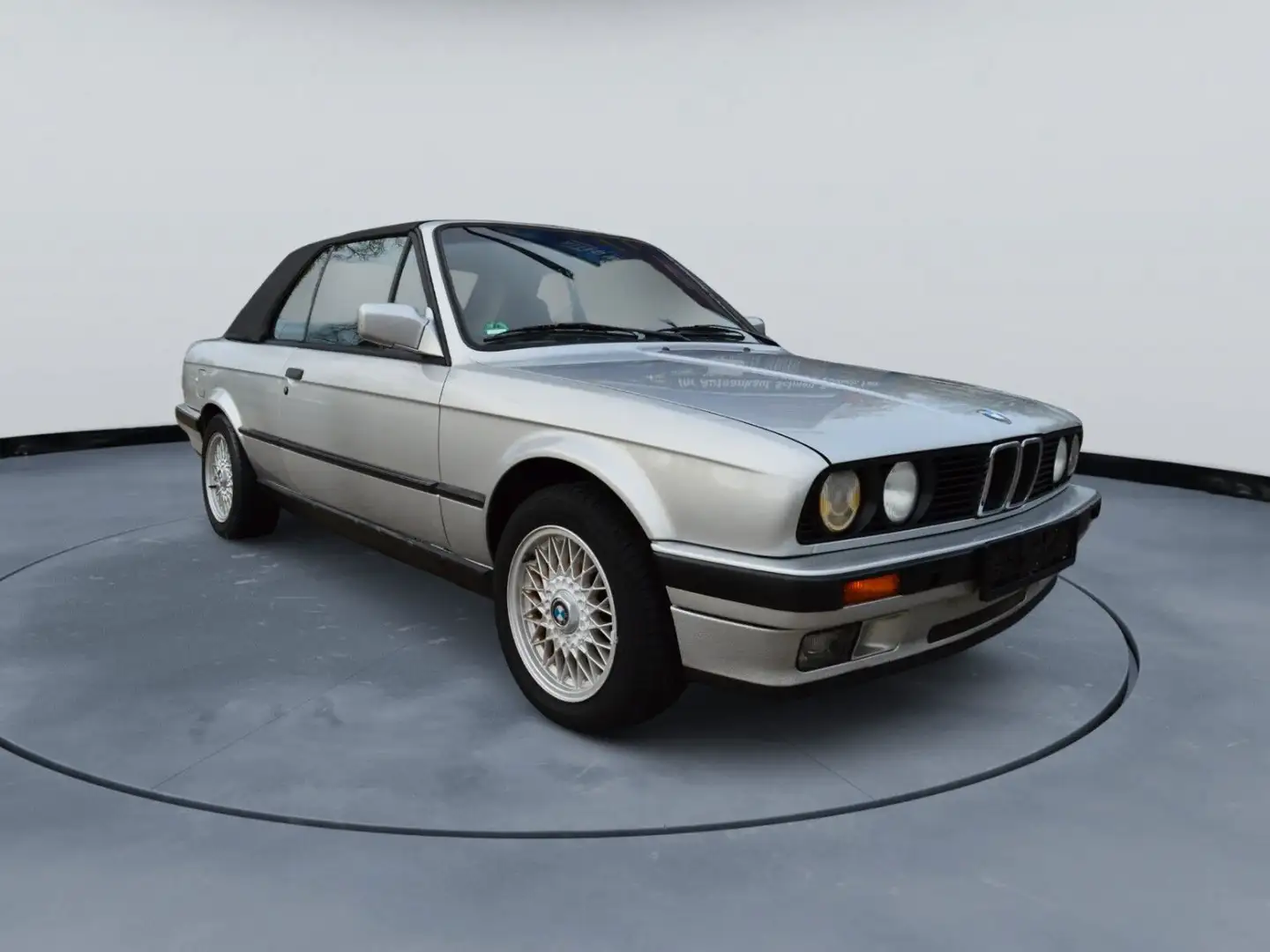 BMW 318 i Cabrio E30 Argent - 1