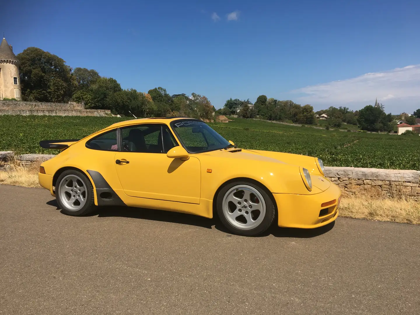 Porsche 911 Carrera 3.2 Turbo-look Yellow - 1
