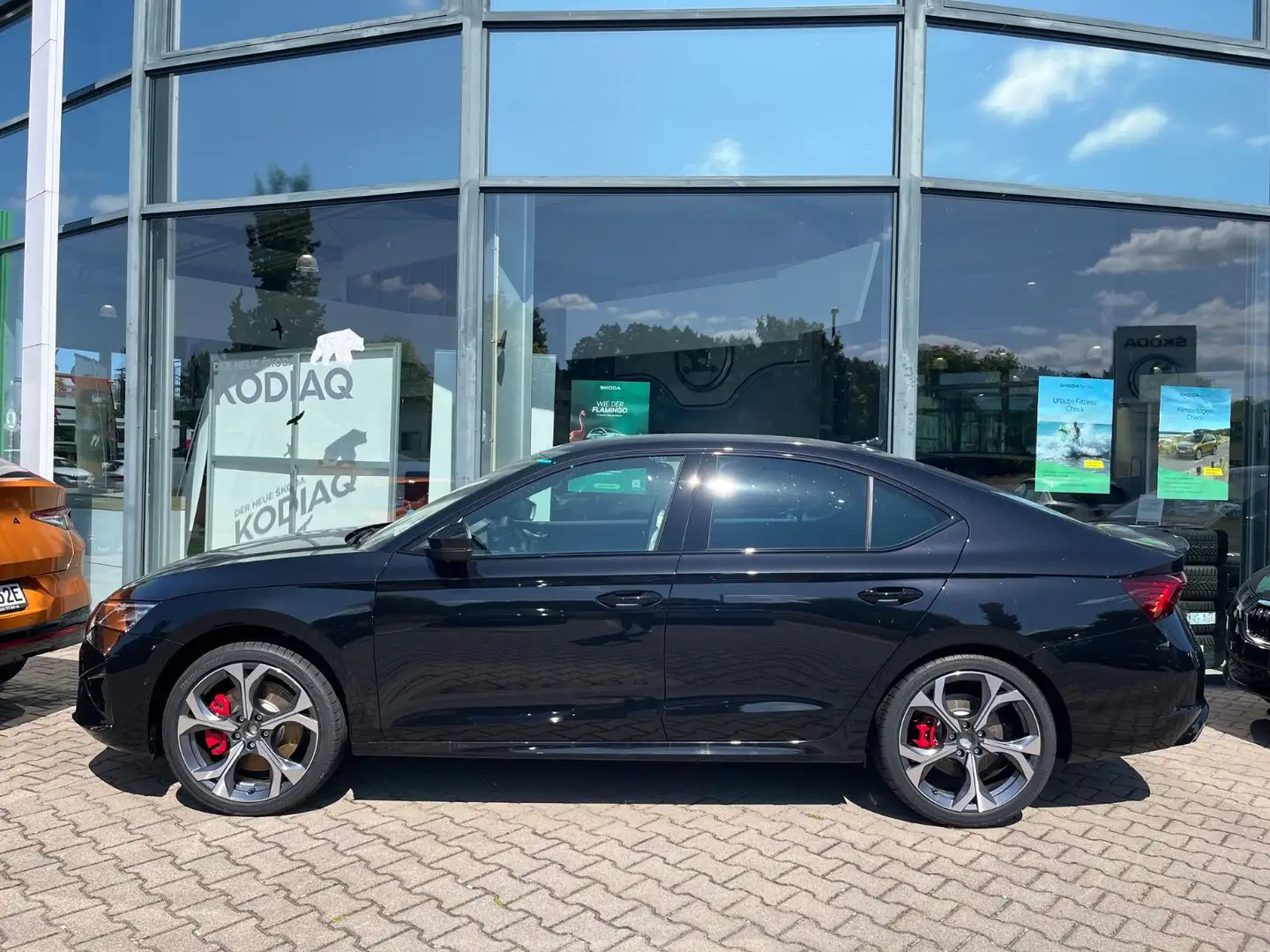 Skoda Octavia 2.0 TSI DSG RS Schwarz - 2