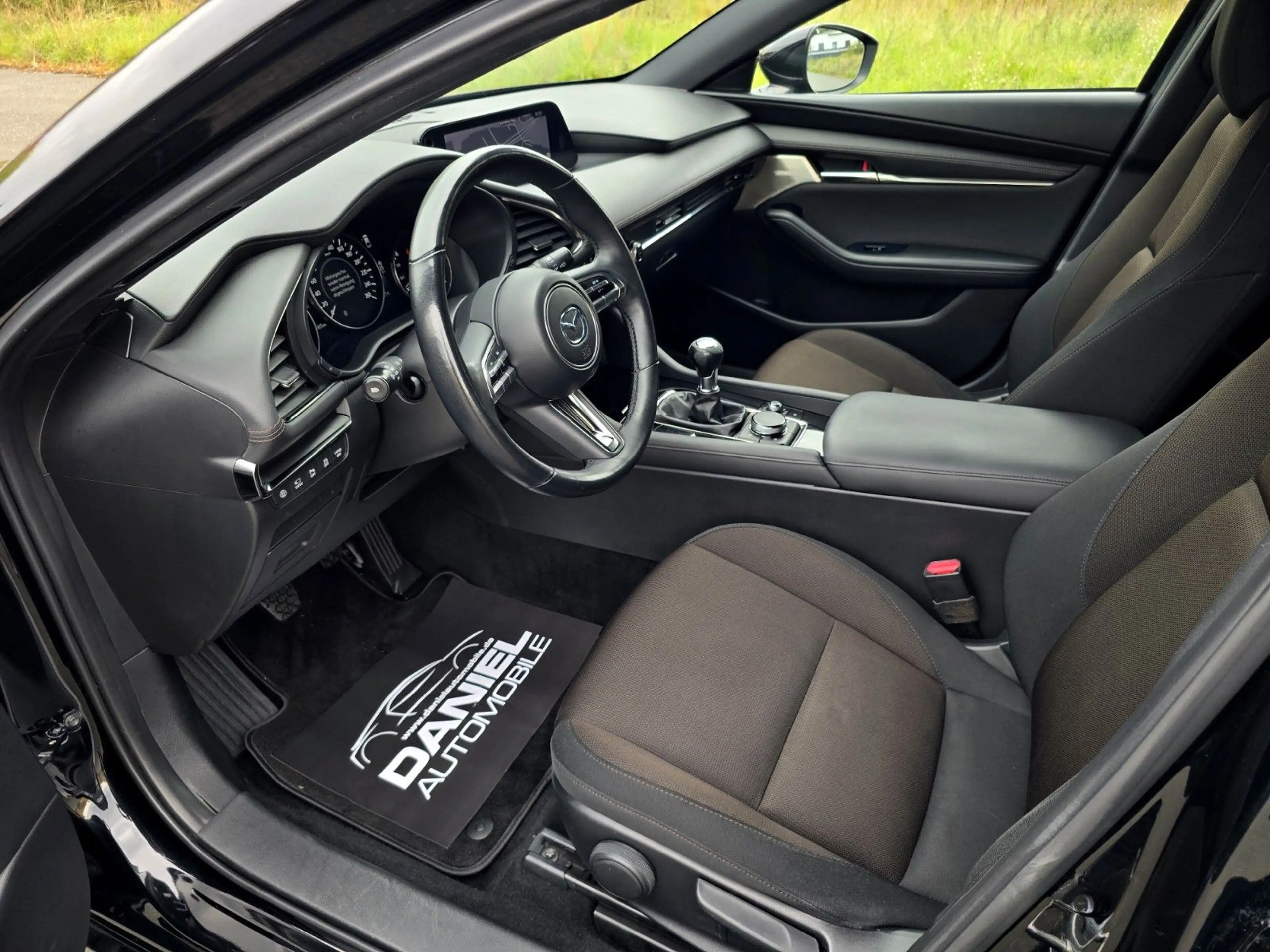 Mazda 3 Lim. 1.8-D Selection LED+360°+NAVI+BOSE+HUD+AC — photo 12