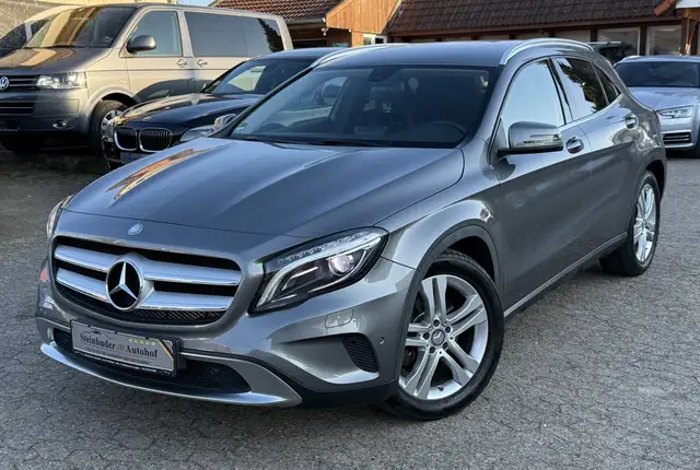 Mercedes-Benz GLA 250 GLA 250 4Matic Urban Paket