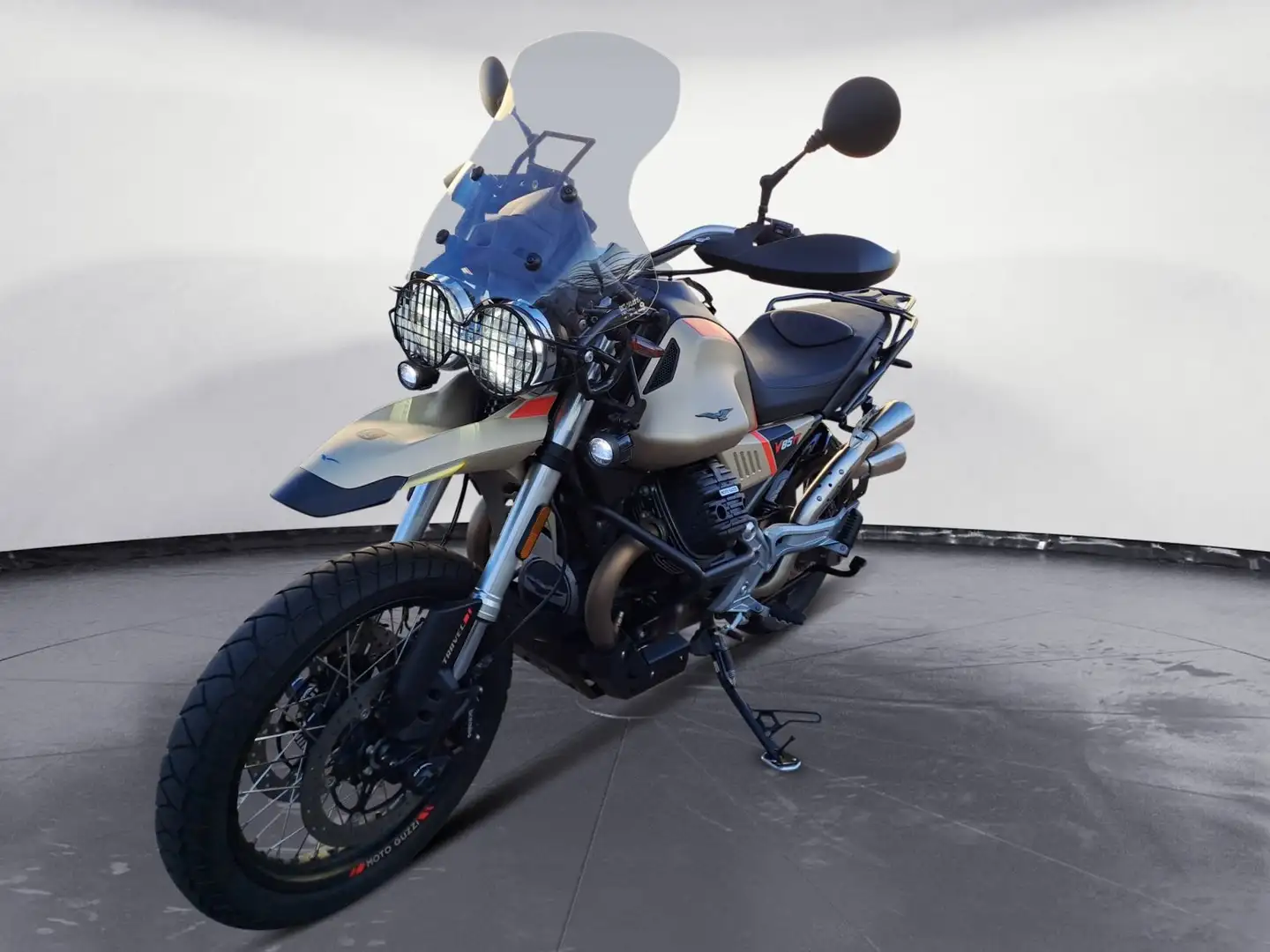 Moto Guzzi V 85 TT Travel UN1T Garage Auspuff Sturzbügel Maro - 1