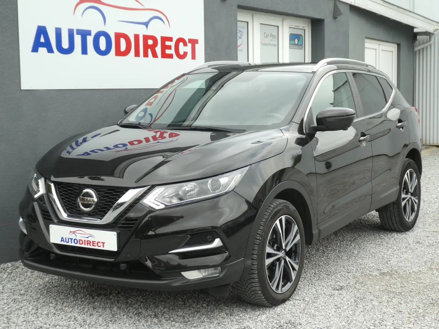 Nissan Qashqai 1.3 DIG-T Tekna Pano, Navi, Camera 360, Carplay Schwarz - 1