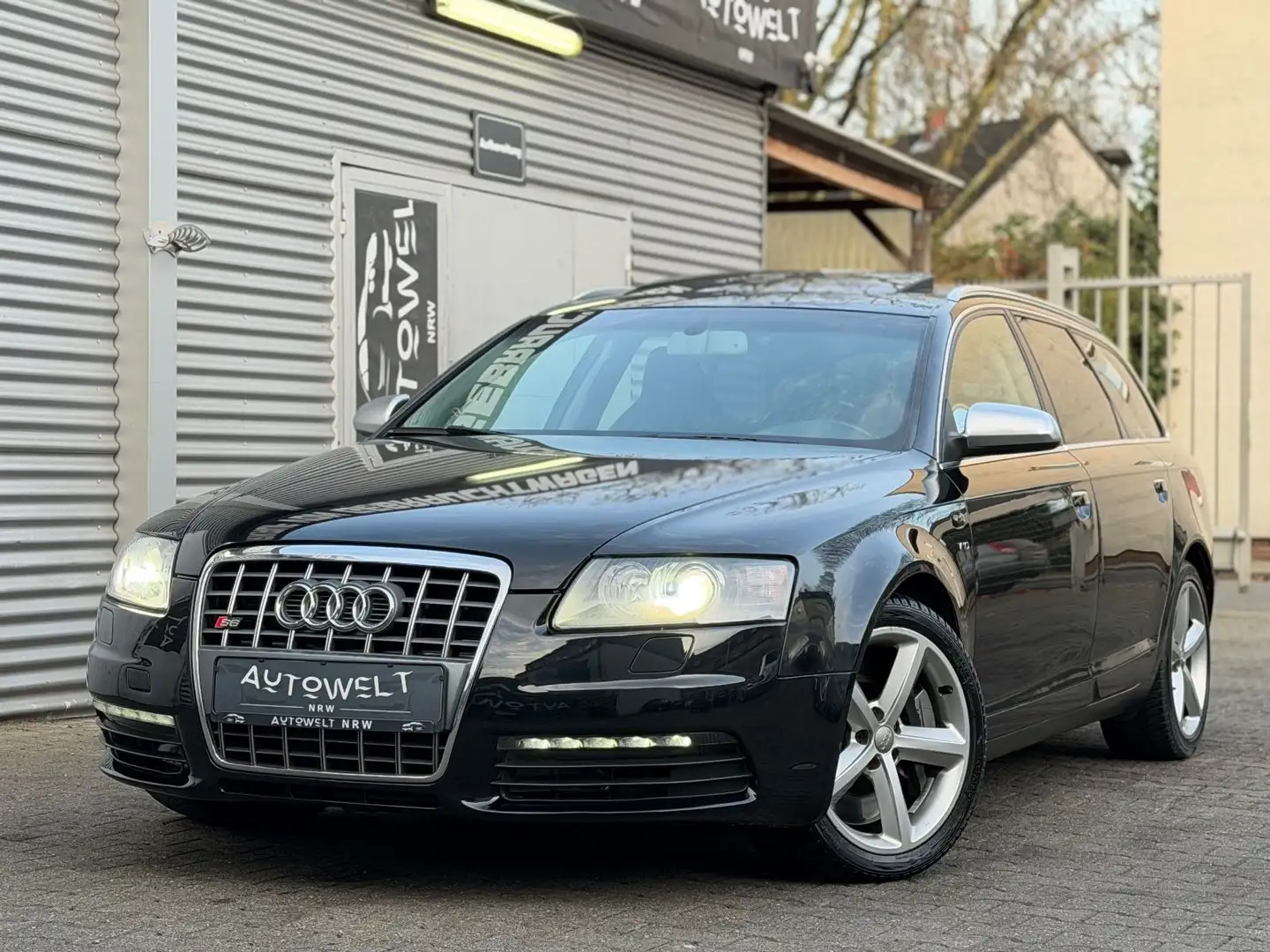 Audi S6 Avant 5.2 V10 Quattro *LED*AHK*T-LEDER*NAVI* Schwarz - 1