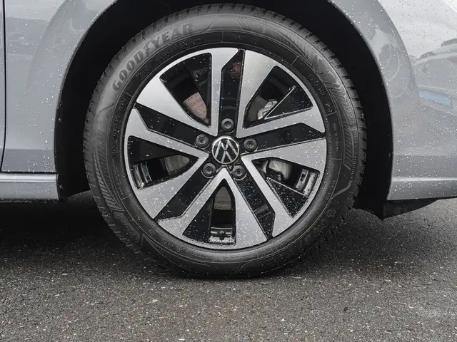 Volkswagen Golf view 7