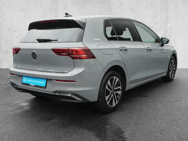 Volkswagen Golf view 4