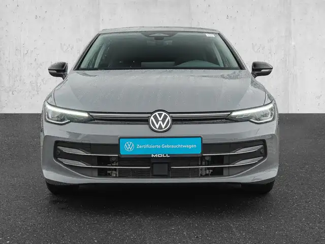 Volkswagen Golf view 3