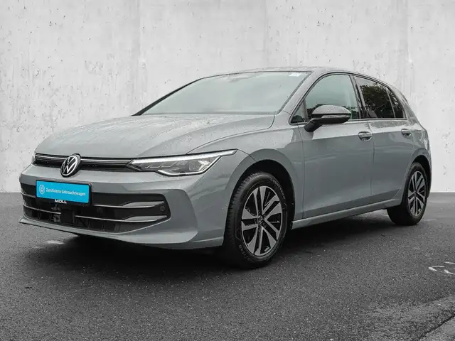 Volkswagen Golf view 2