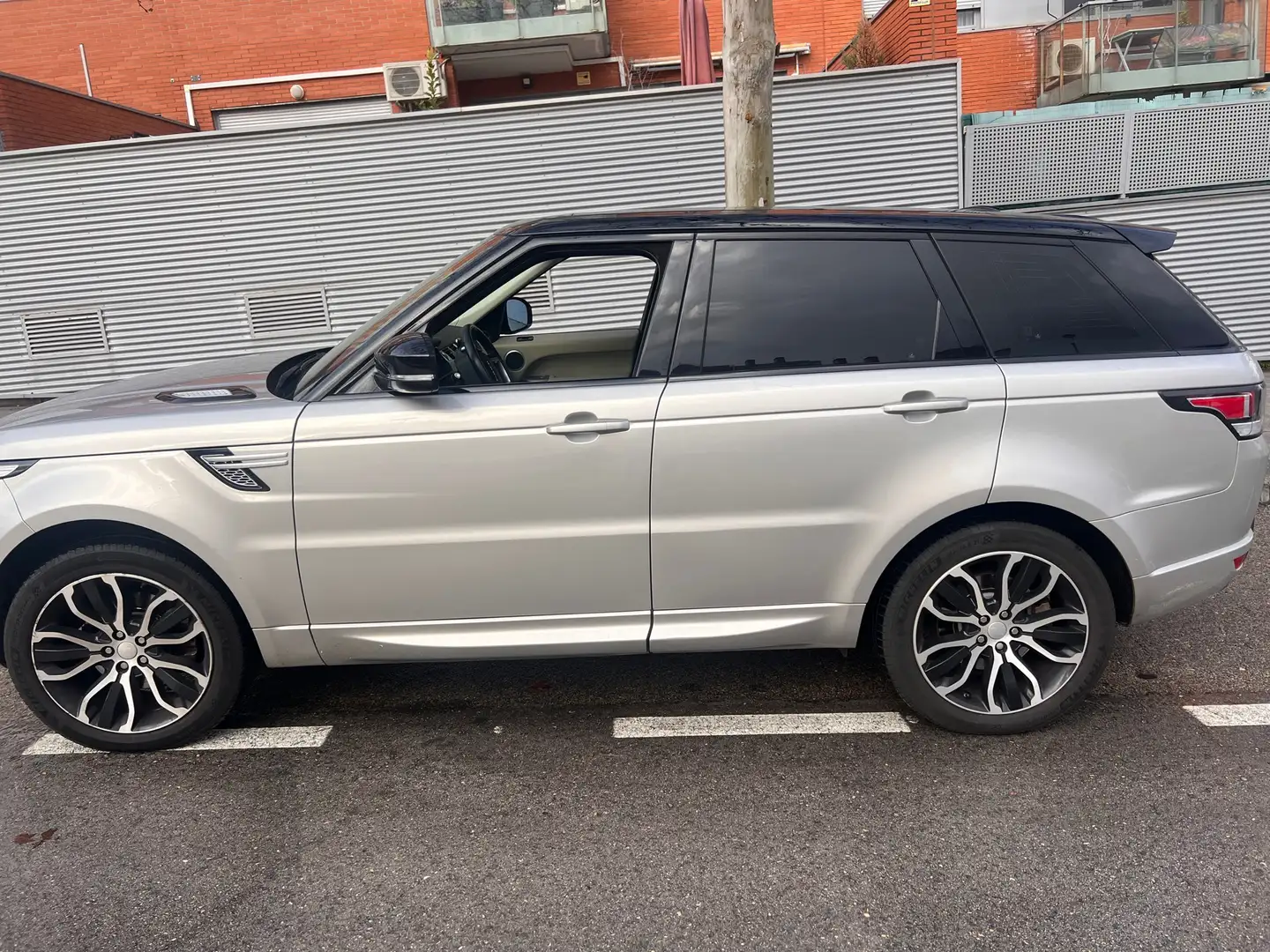 Land Rover Range Rover Sport 3.0TDV6 HSE Aut. - 1