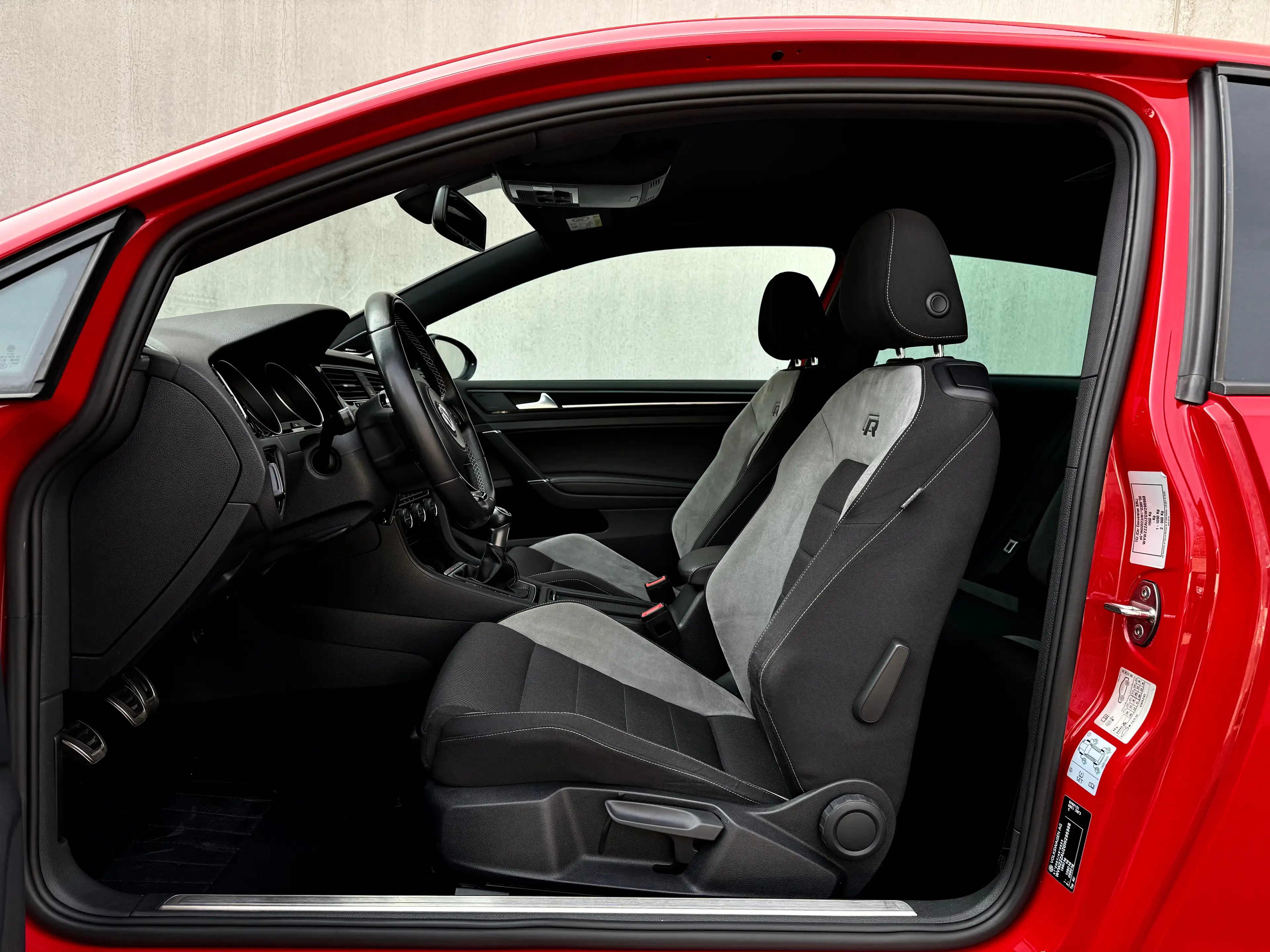Volkswagen Golf R 2.0TSi 300CV 4MOTiON PACK SHADOW ALCANTARA NAVi + — photo 12