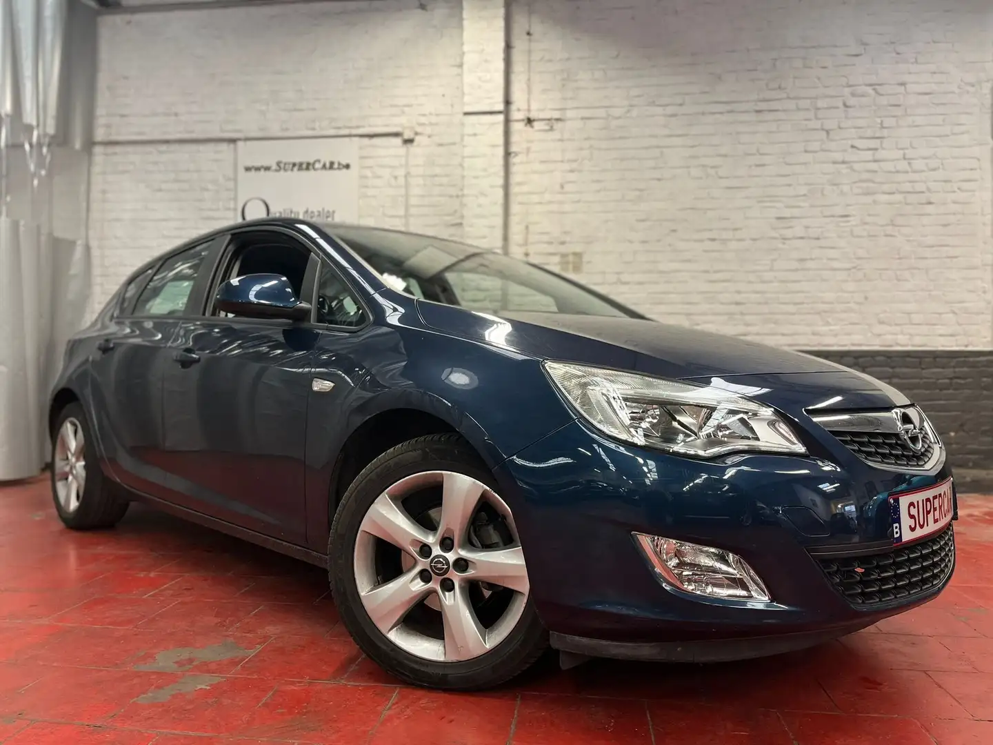 Opel Astra Astra 1.4i Cosmo*174€ x 42 mois*capt ar*clim* Bleu - 1