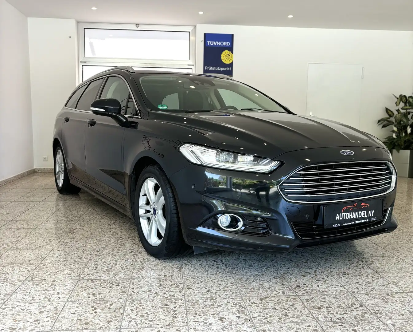 Ford Mondeo Ford Mondeo 2.0 TDCi Titanium, Autom,AHK,Pano,LED Schwarz - 2