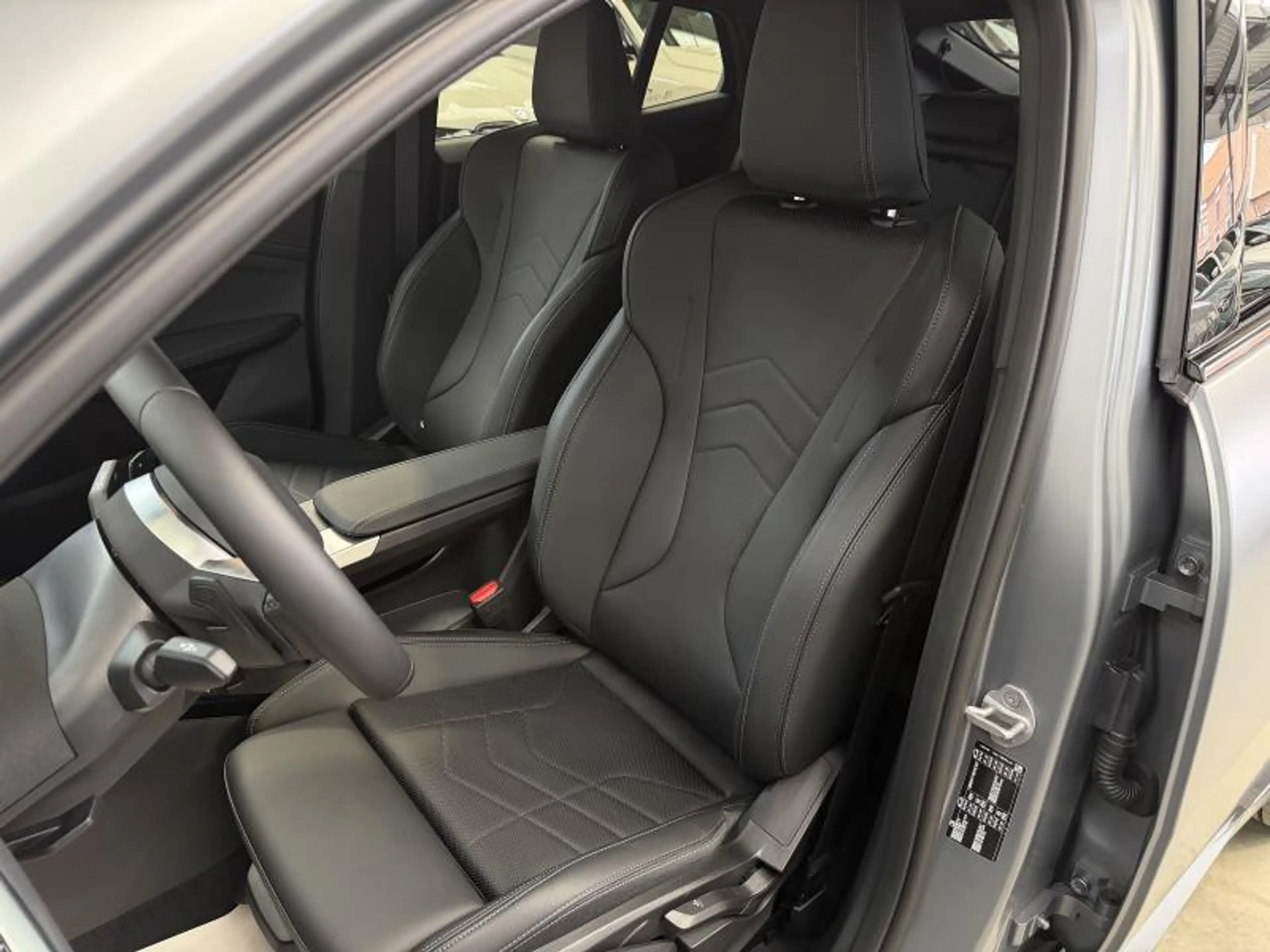 BMW X2 sDrive20i - FROZEN GREY - M SPORT - 2026! — photo 13