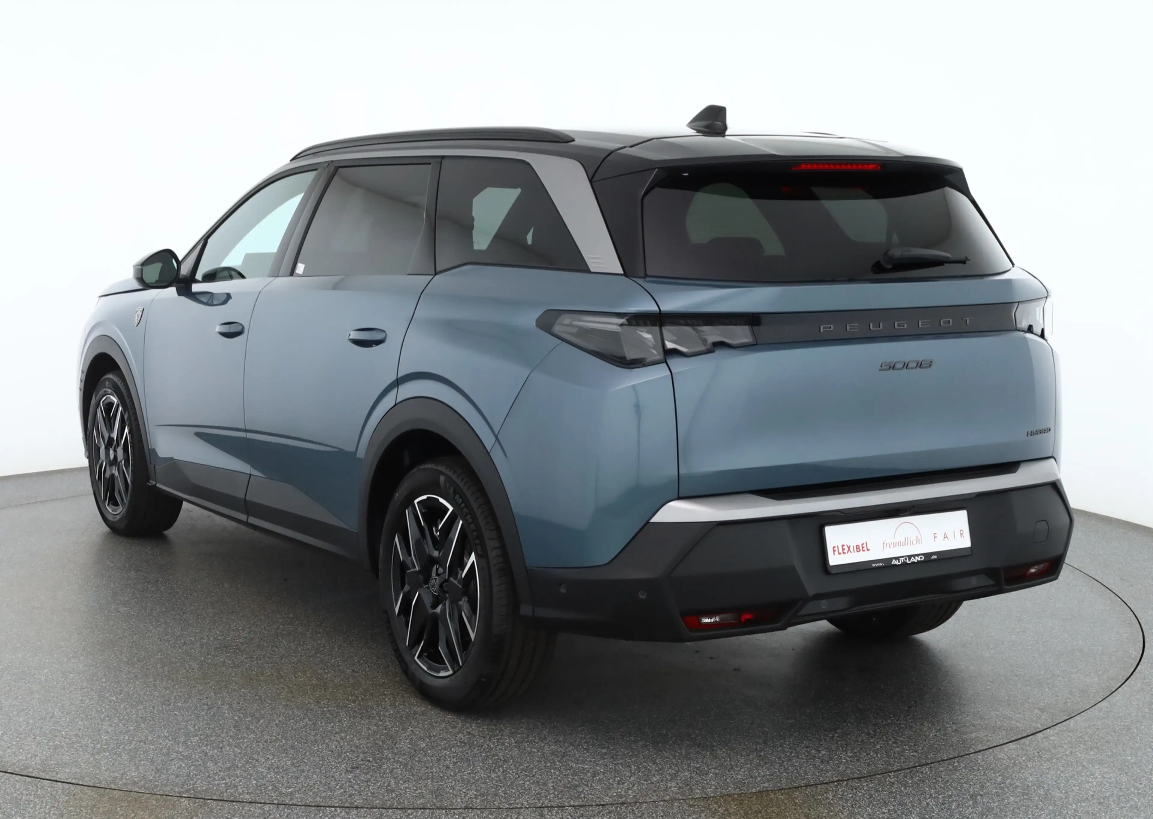 Peugeot 5008 GT Exclusive 1.2 Hybrid Aut. LED ACC Navi 360 — photo 3