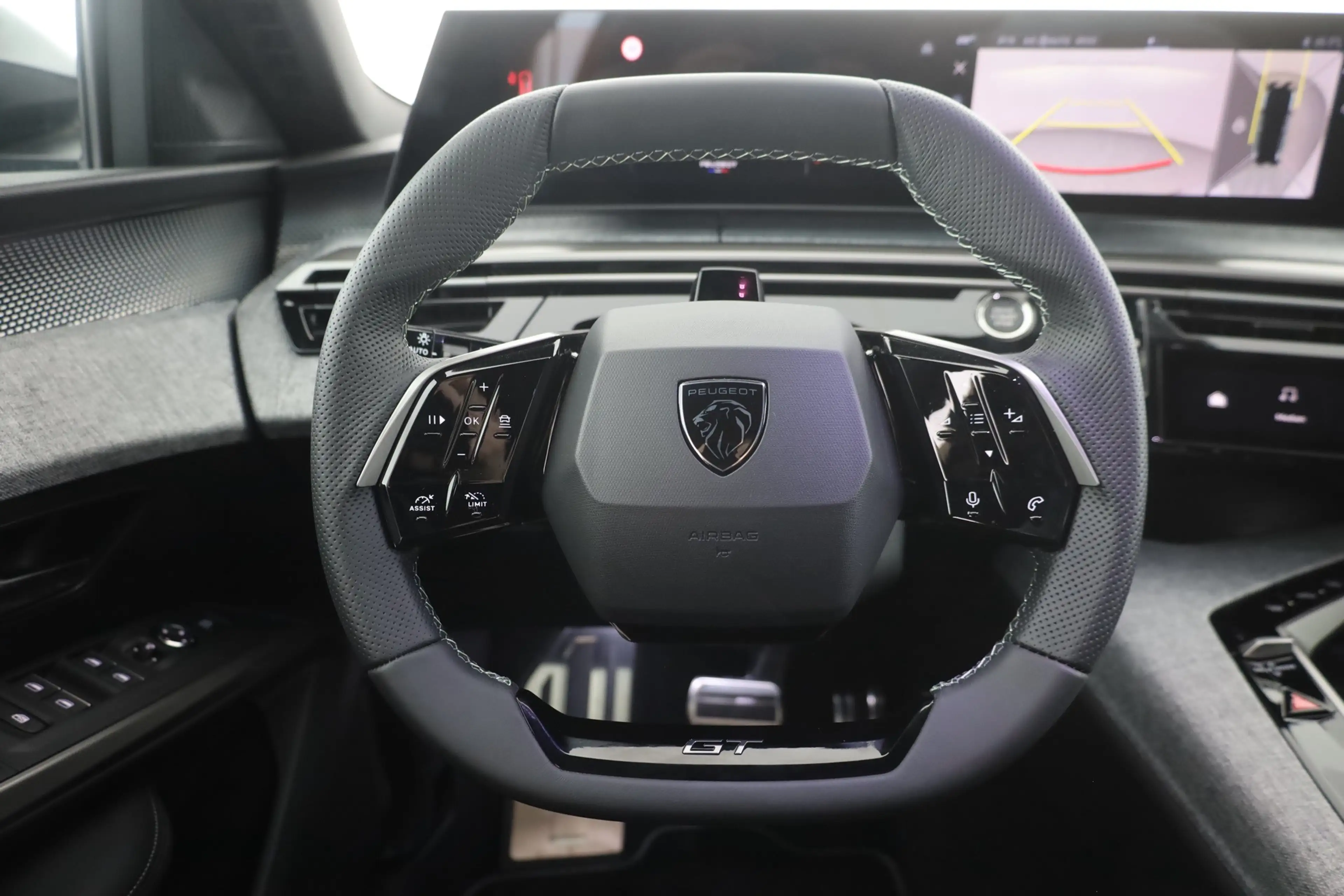 Peugeot 5008 GT Exclusive 1.2 Hybrid Aut. LED ACC Navi 360 — photo 14