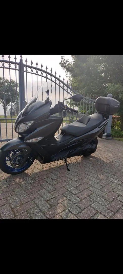 Suzuki Burgman 400 Šedá - 2