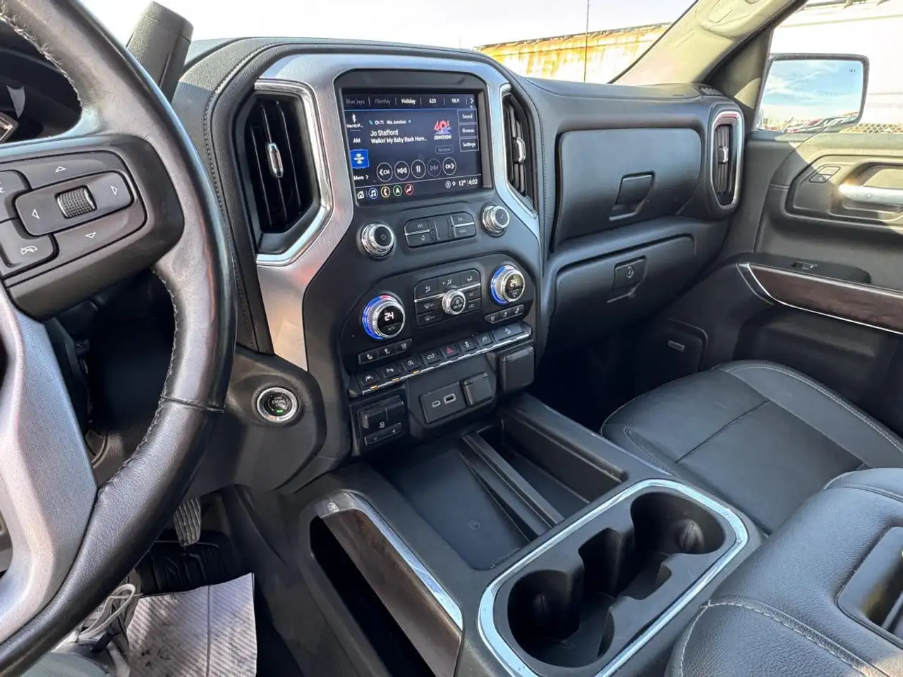 GMC Sierra 1500 снимка GMC Sierra 1500