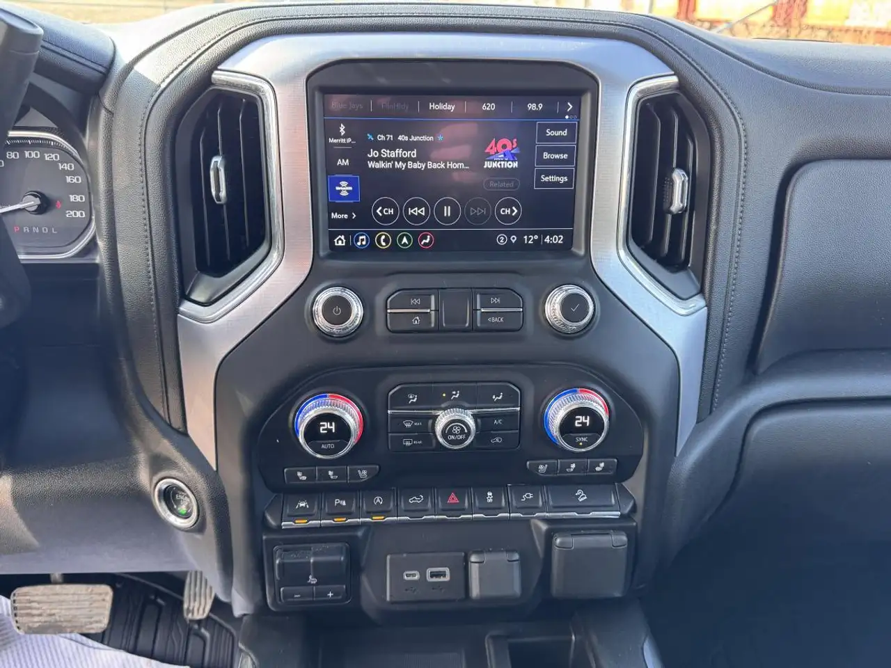GMC Sierra 1500 снимка GMC Sierra 1500
