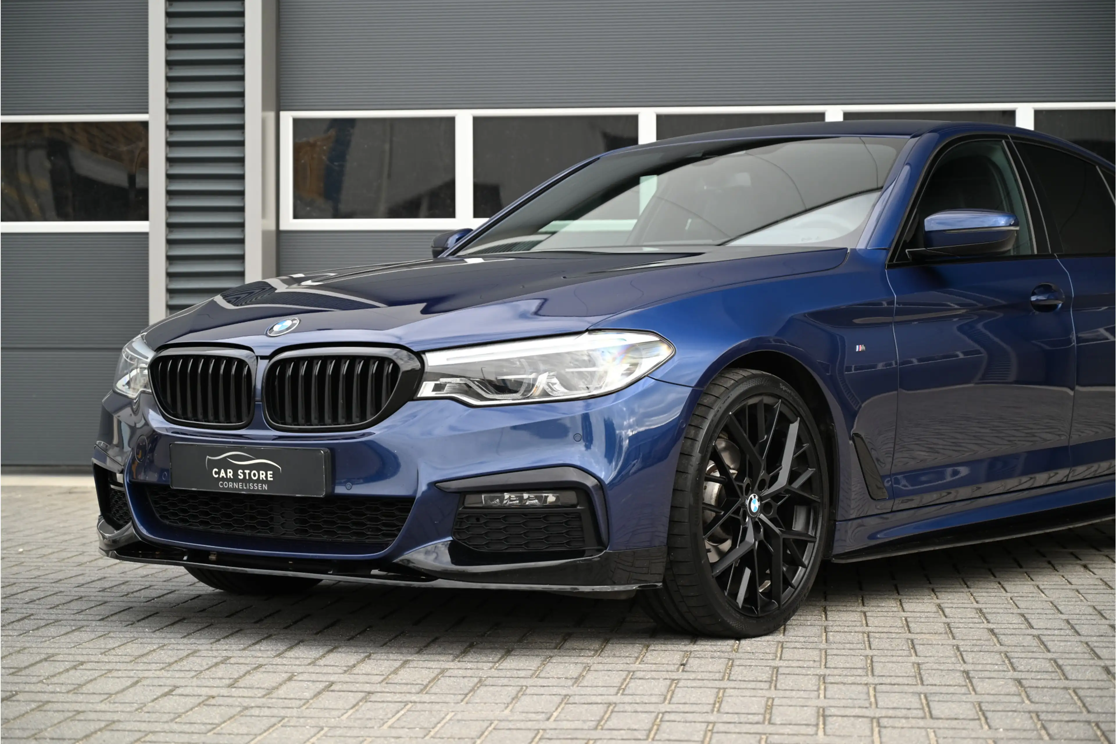 BMW 520 5-serie 520i M-SPORT / AERO PACK / INDIVIDUAL LEDE — photo 7