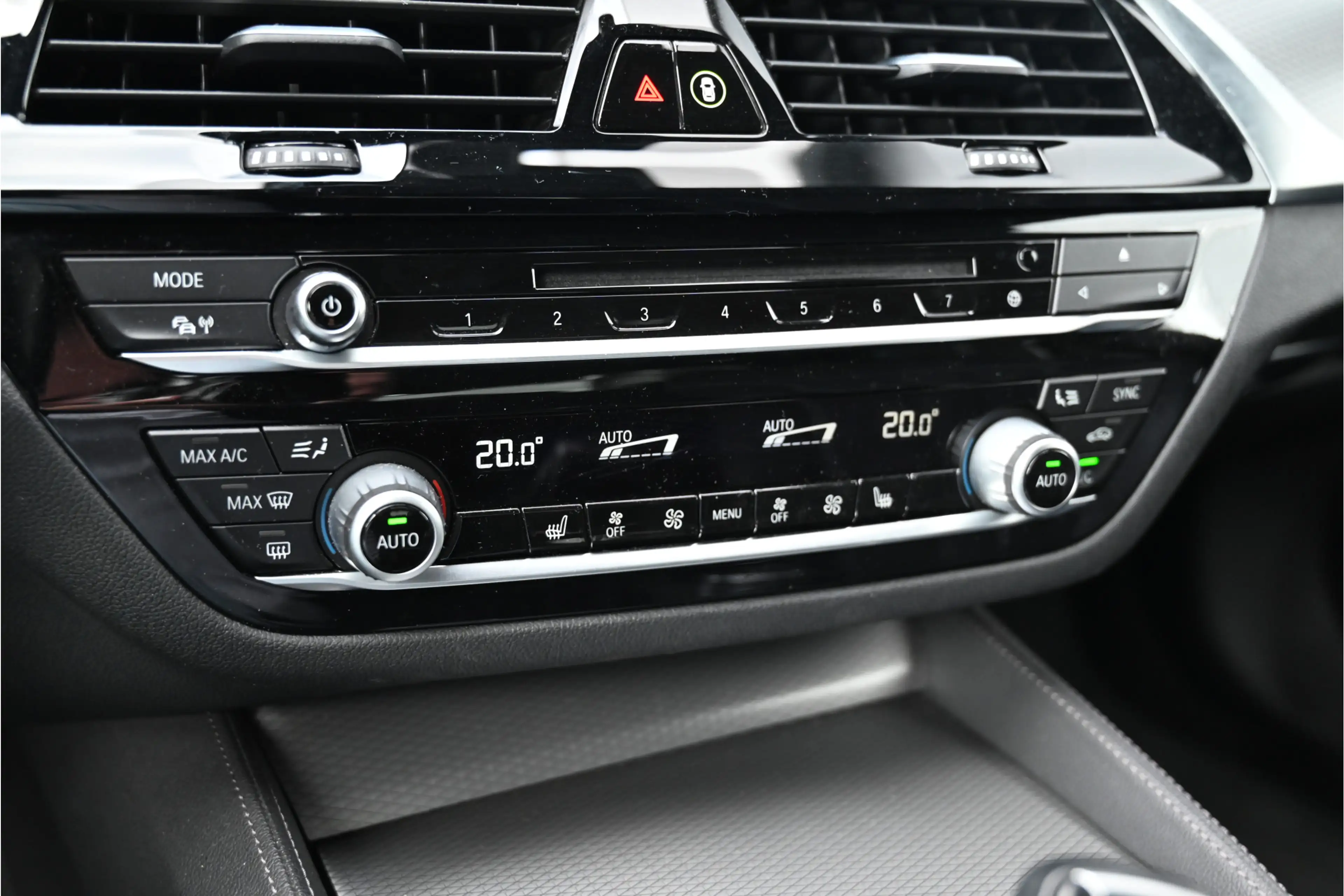 BMW 520 5-serie 520i M-SPORT / AERO PACK / INDIVIDUAL LEDE — photo 15