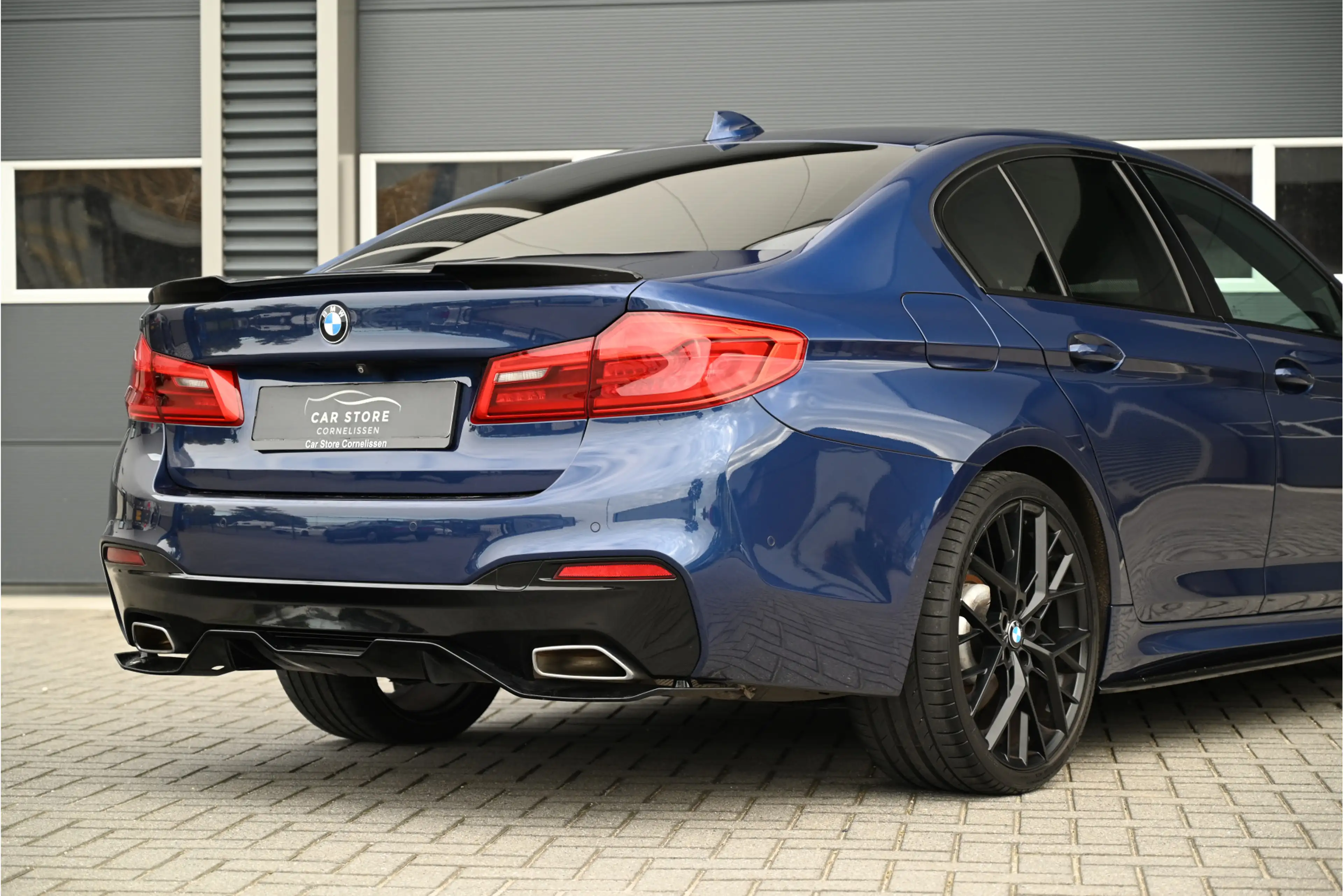 BMW 520 5-serie 520i M-SPORT / AERO PACK / INDIVIDUAL LEDE — photo 8