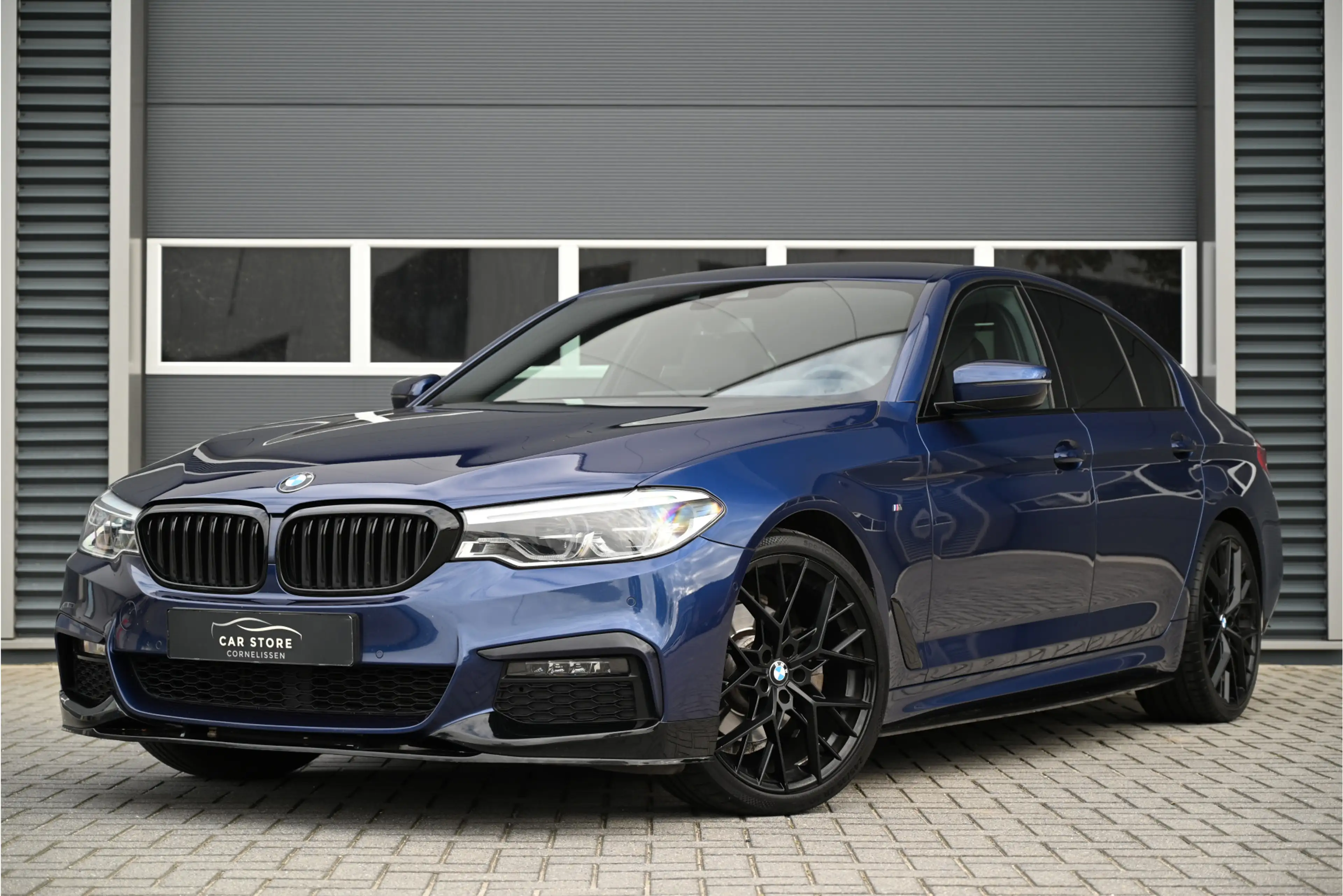 BMW 520 5-serie 520i M-SPORT / AERO PACK / INDIVIDUAL LEDE