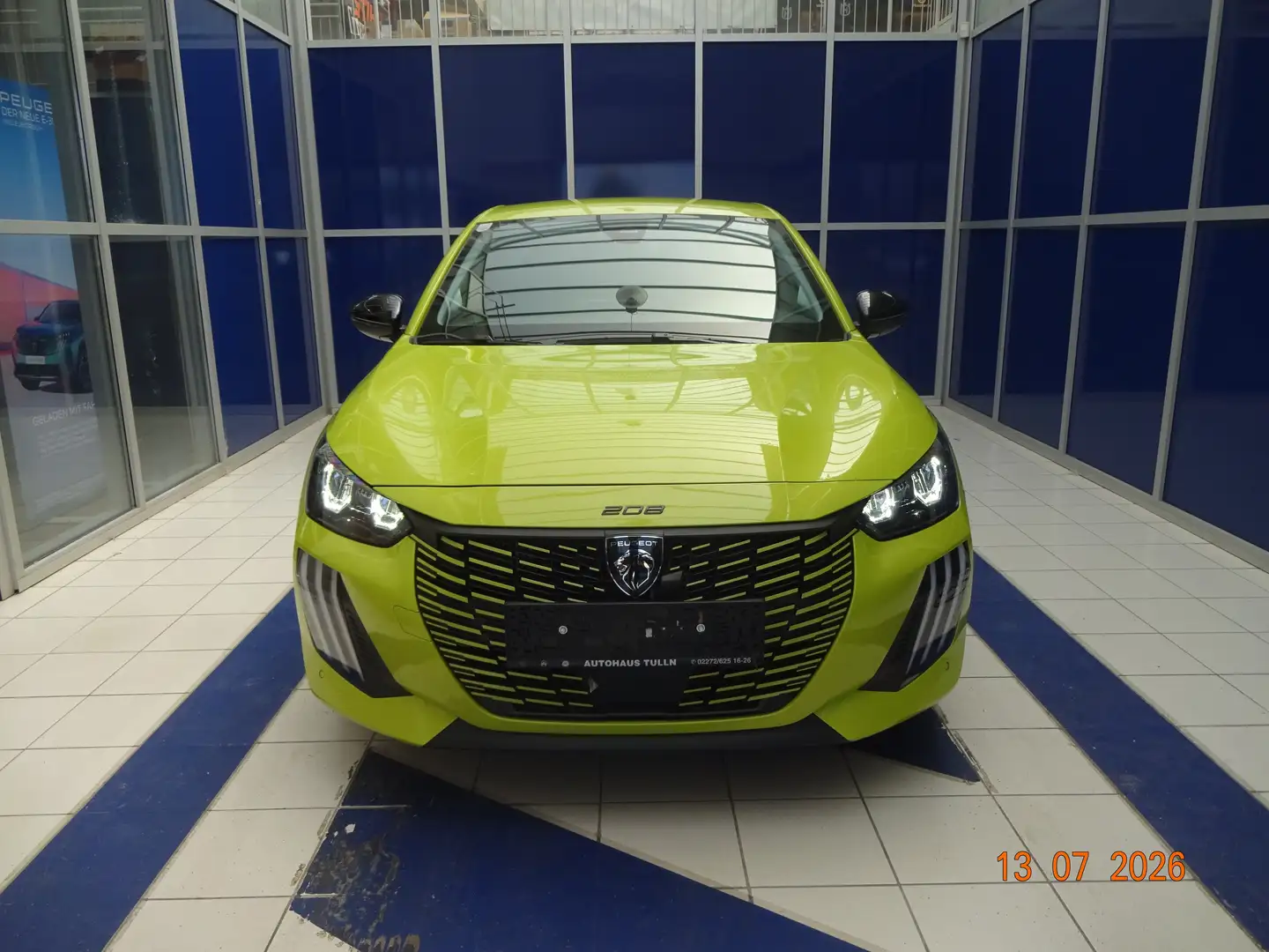 Peugeot 208 Allure Gelb - 1