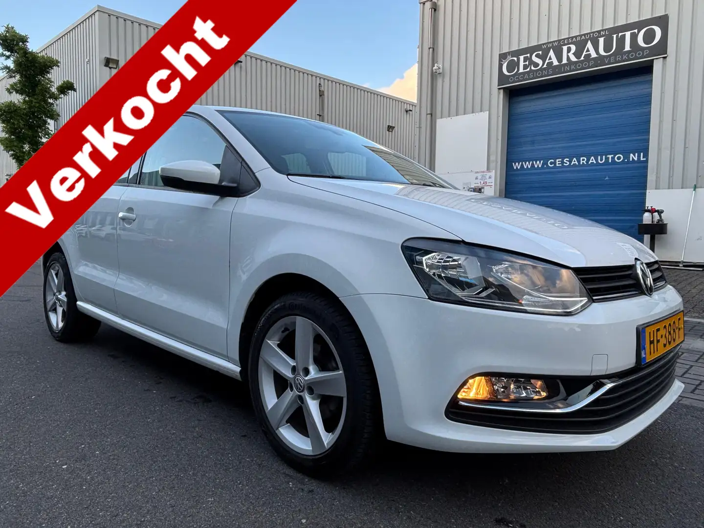 Volkswagen Polo 1.2 TSI Highline BTW AUTO / NL AUTO / DEALER ONDER Wit - 1