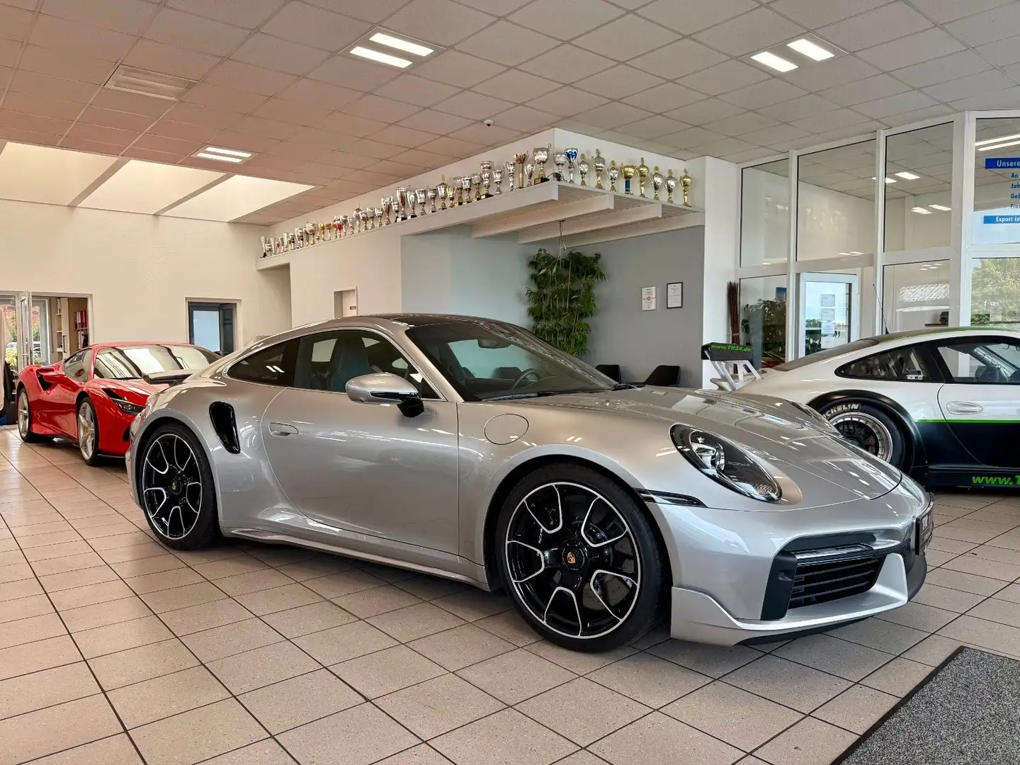 Porsche 992 911 992 Turbo S LIFT/SportDesign/Glasdach/ACC Silber - 1