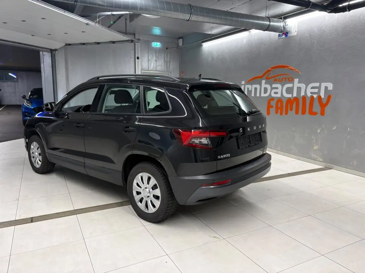 Skoda Karoq 1,0 TSI City Schwarz - 1