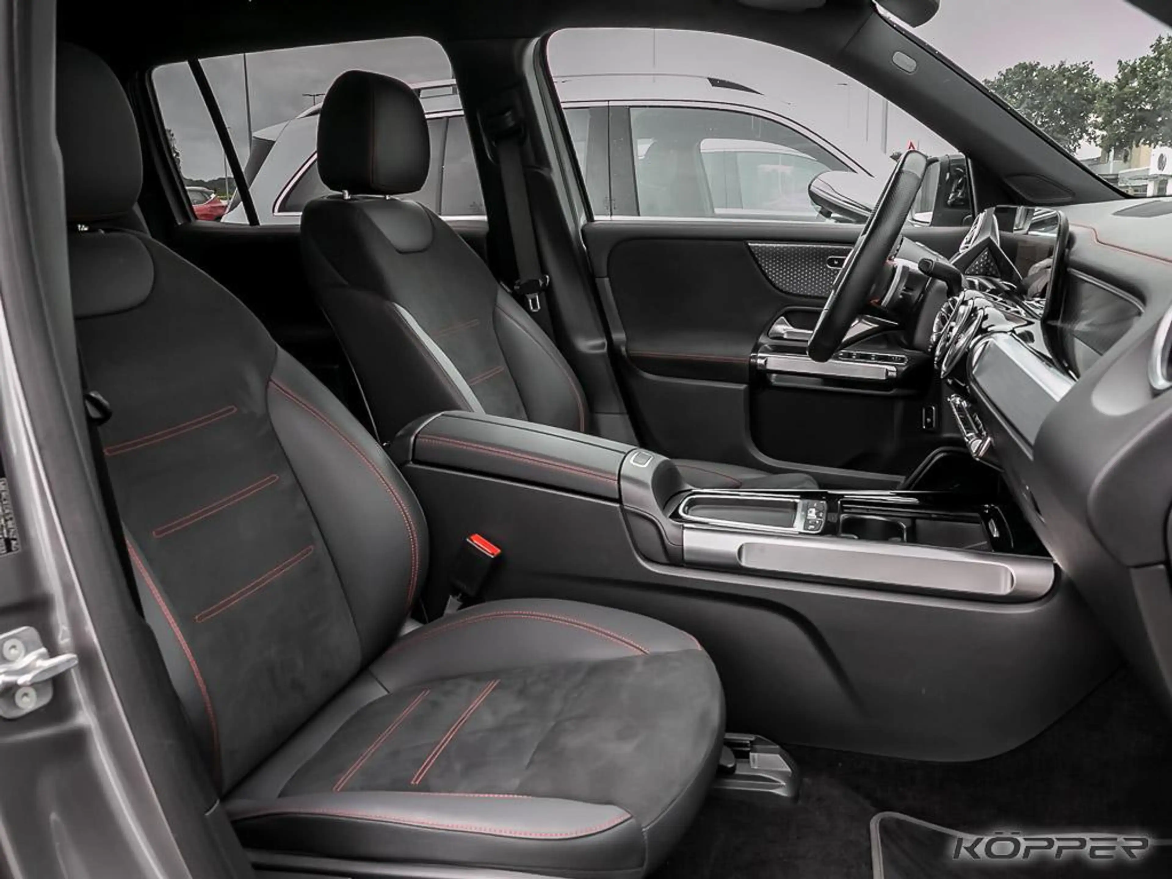 Mercedes-Benz EQB 250 + AMG Advanced PLUS AHK 20-AMG Distronic Night — photo 5