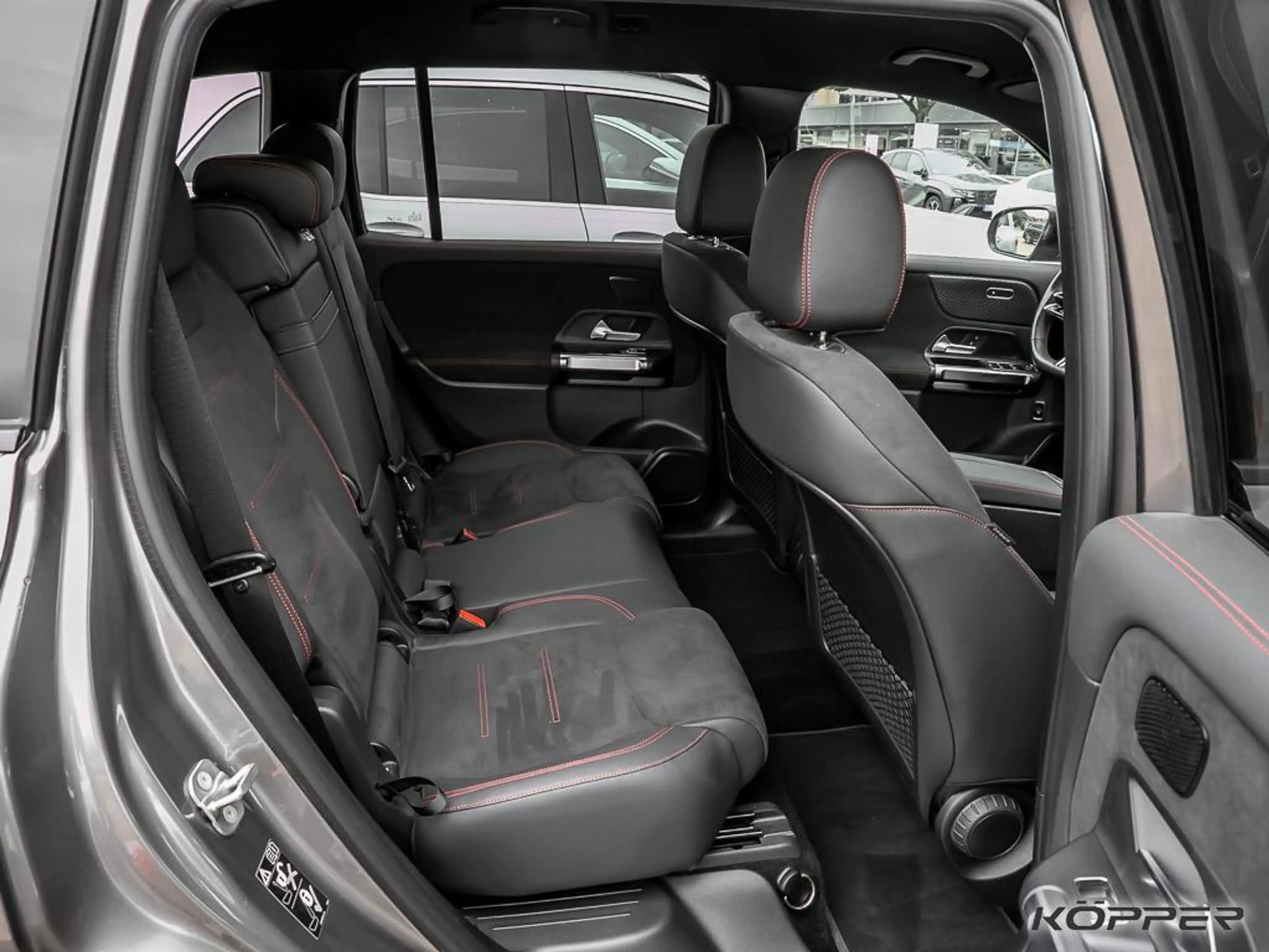 Mercedes-Benz EQB 250 + AMG Advanced PLUS AHK 20-AMG Distronic Night — photo 6