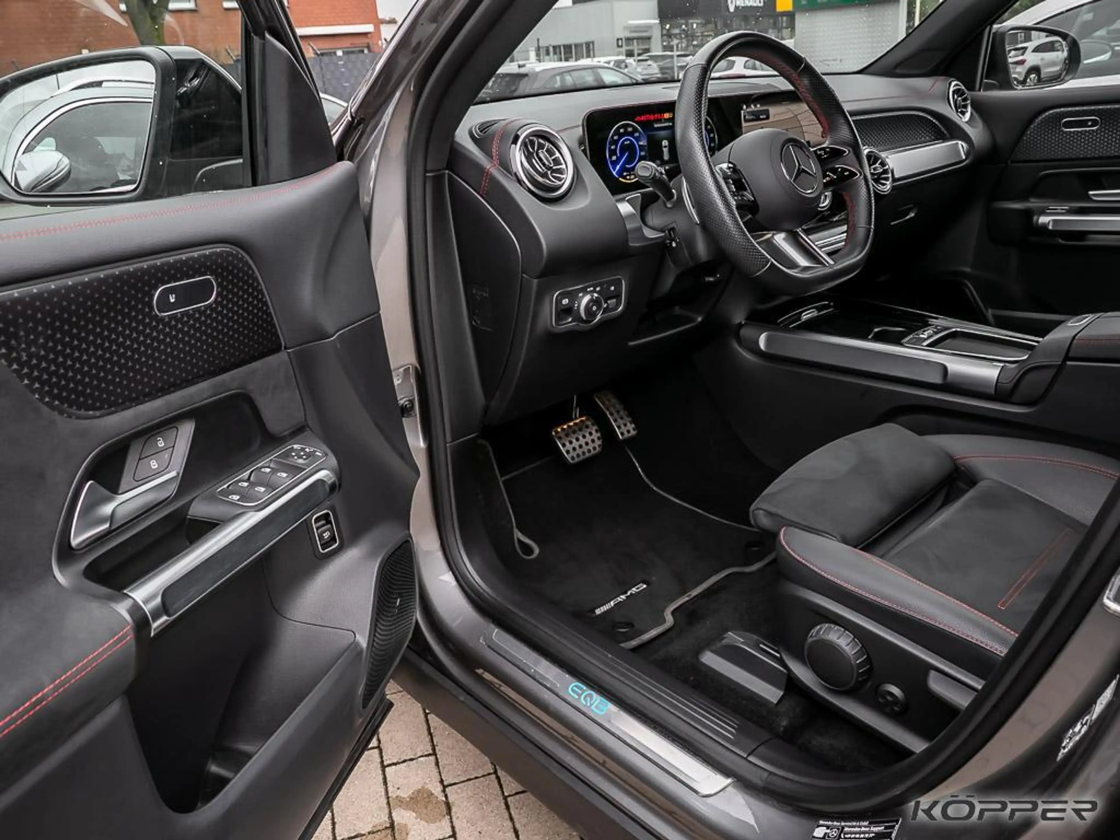 Mercedes-Benz EQB 250 + AMG Advanced PLUS AHK 20-AMG Distronic Night — photo 9