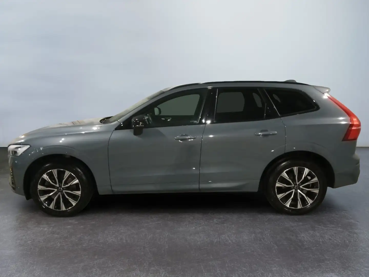 Volvo XC60 XC60 B4 (d) AWD automatico Plus Dark Gris - 2