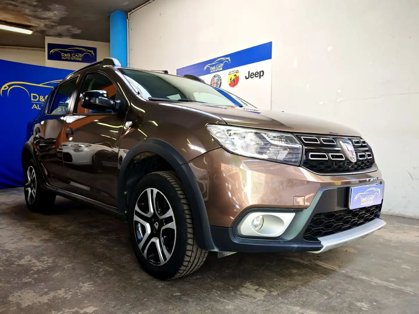 Dacia Sandero SanderoStepway 0.9 GPL Full Optional Marrone - 1