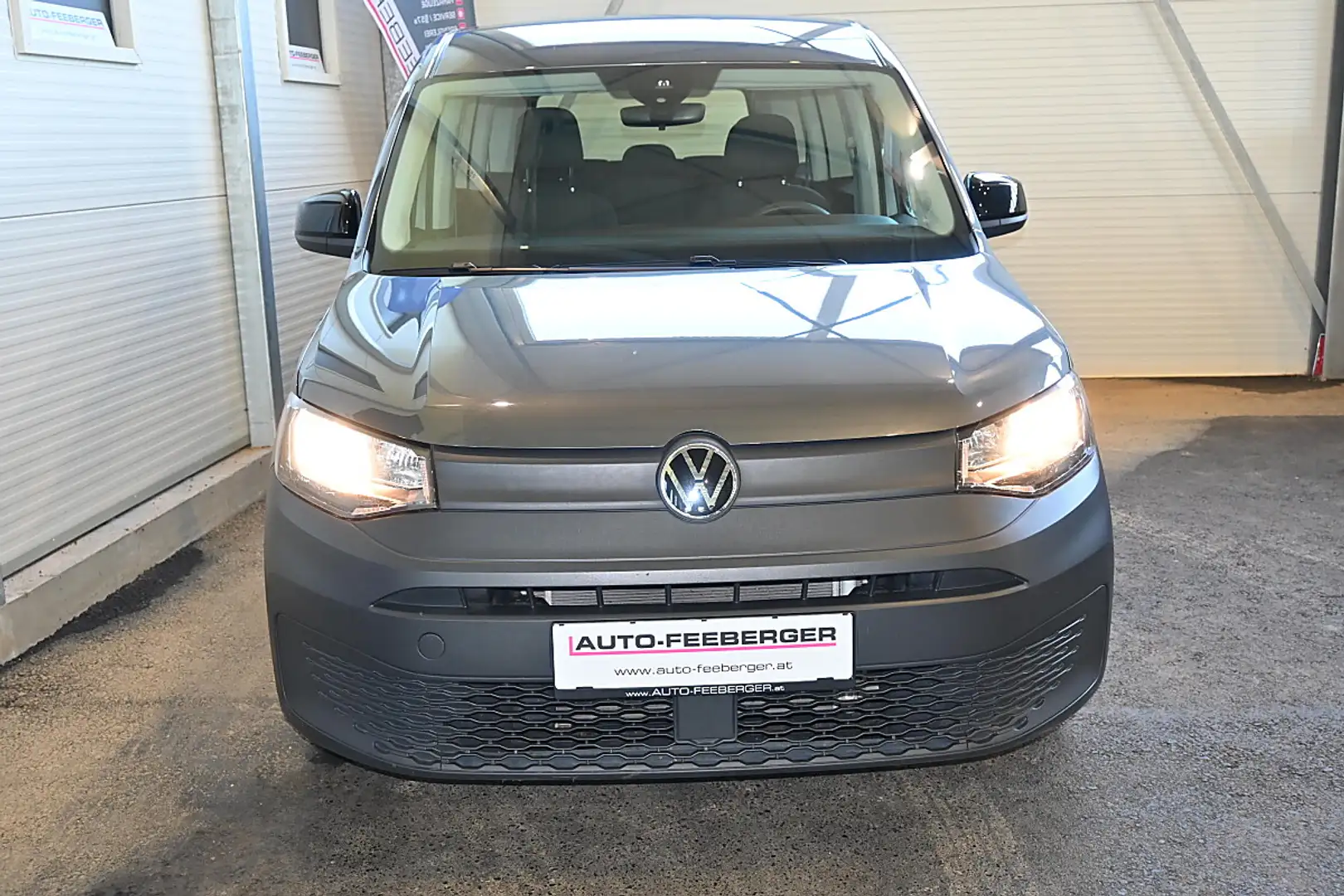 Volkswagen Caddy 2.0 TDI Maxi 7-Sitzer; Navi, Parkhilfe Grau - 2