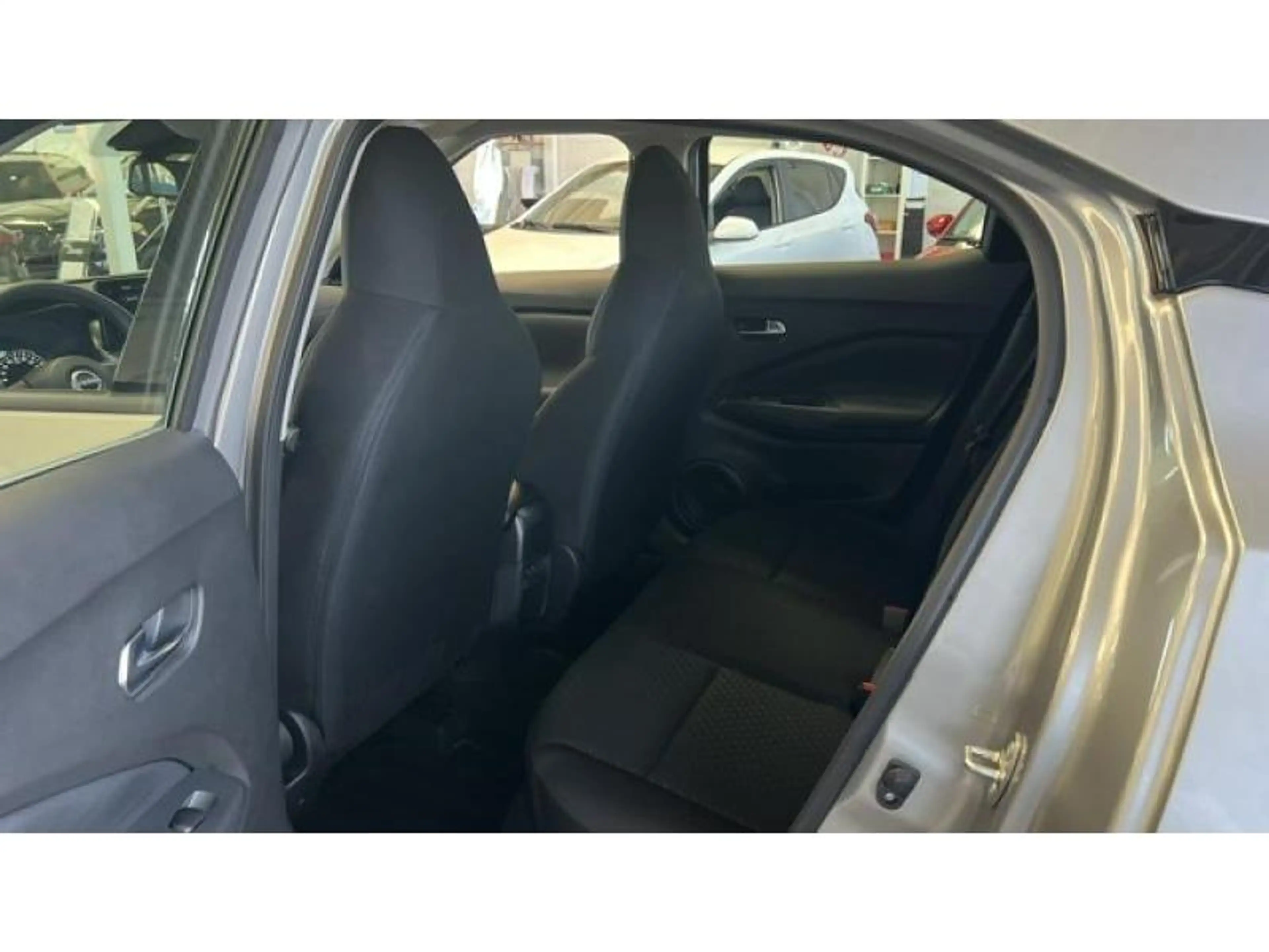 Nissan Juke Accenta — photo 15