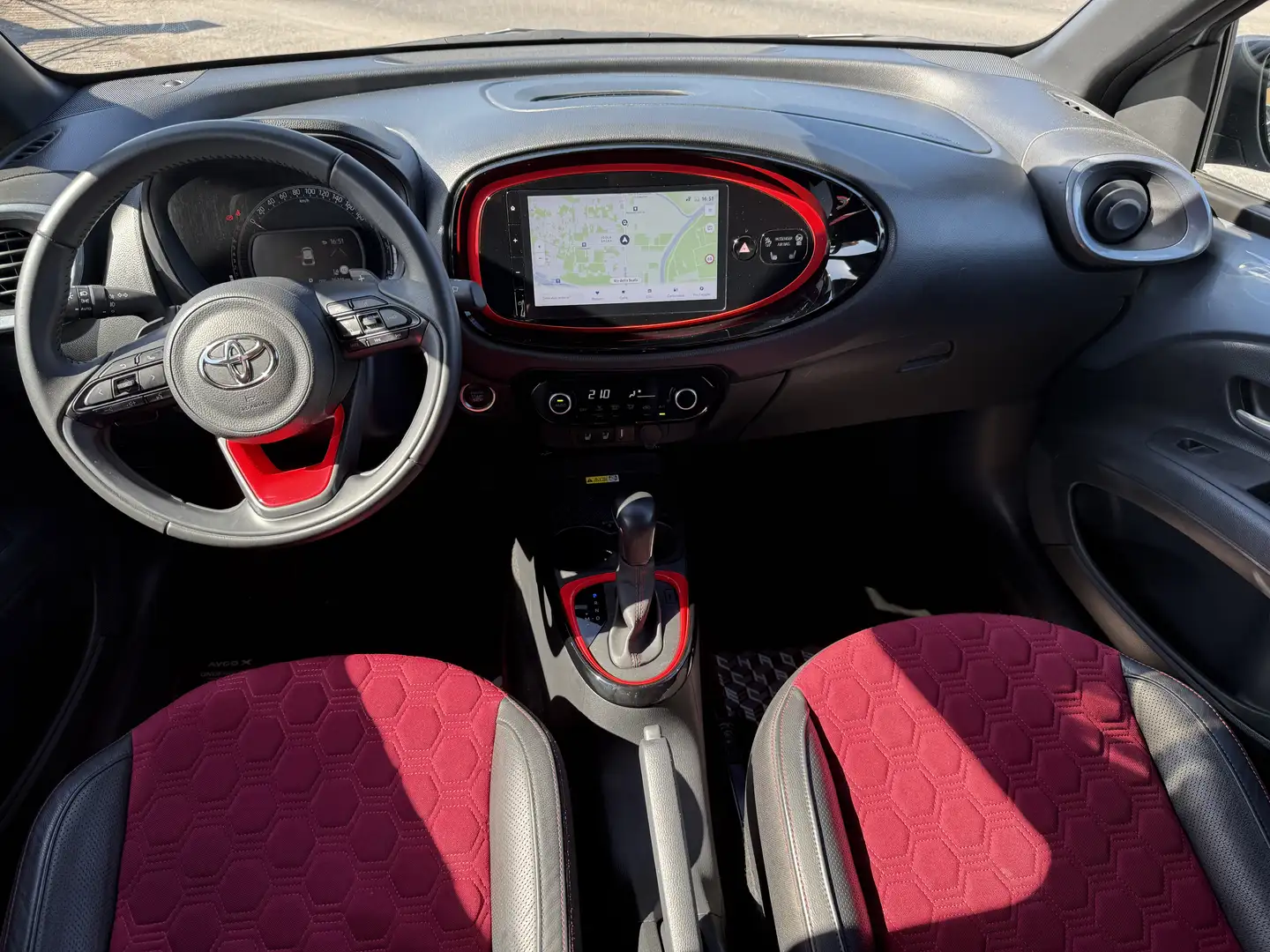 Toyota Aygo X 1.0 Undercover 72cv s-cvt Automatico LIMITATA Blu/Azzurro - 2