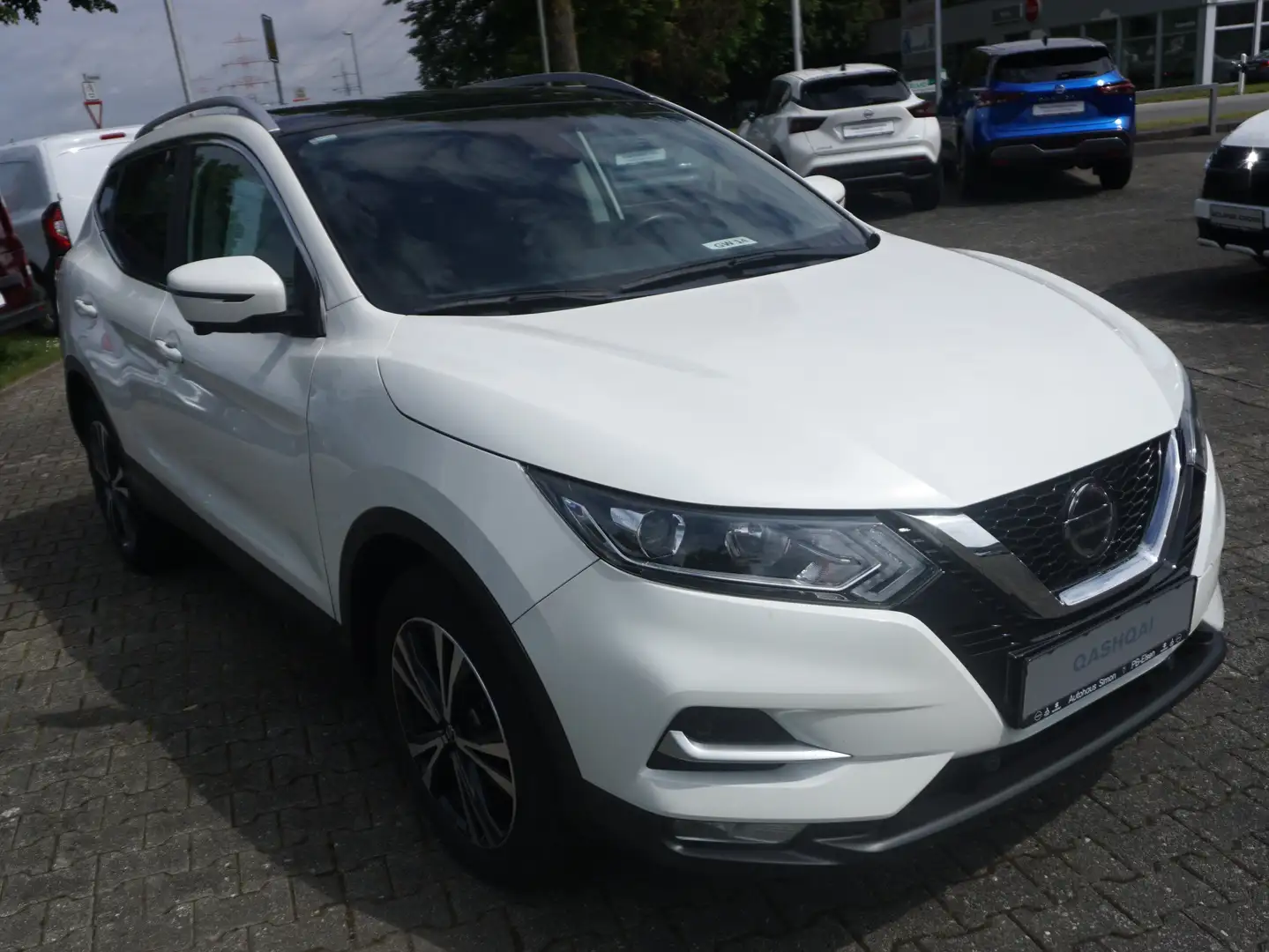 Nissan Qashqai 1.3 DIG-T N-CONNECTA AHK FSH PANO SHZ Blanco - 1