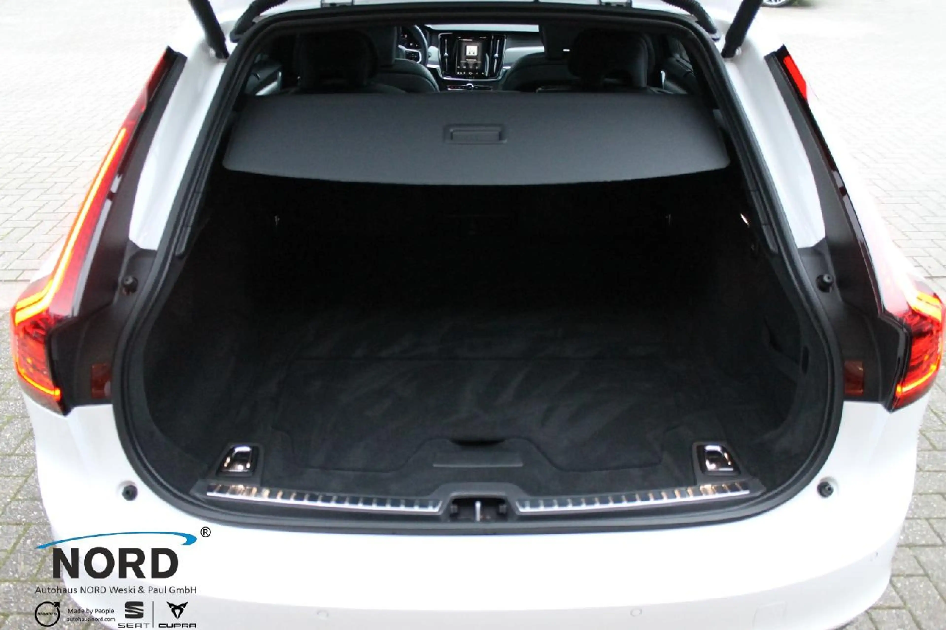 Volvo V90 B4D Gaer. Plus Bright/Sportsitze/GSD — photo 7