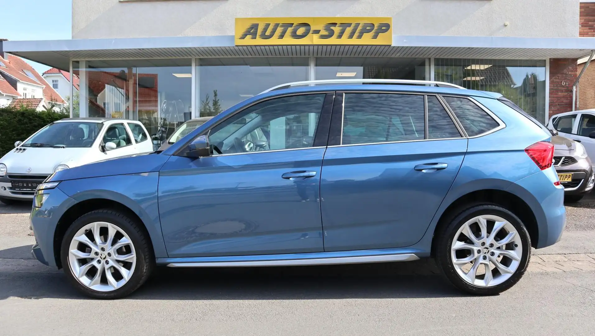 Skoda Kamiq 1.5 TSI Style NAV BLIS ACC RFK AHK LED DAB Blau - 2