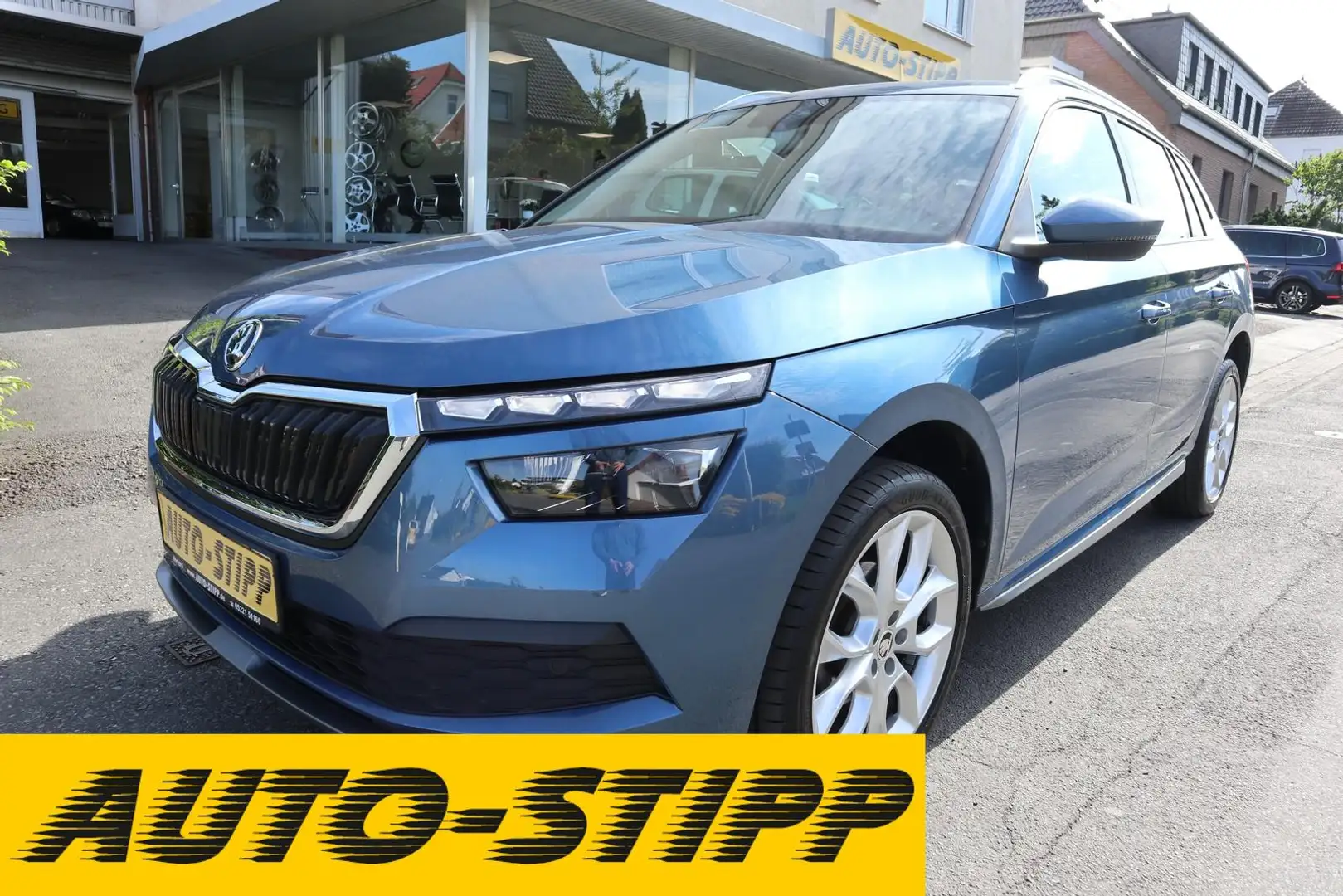 Skoda Kamiq 1.5 TSI Style NAV BLIS ACC RFK AHK LED DAB Blau - 1