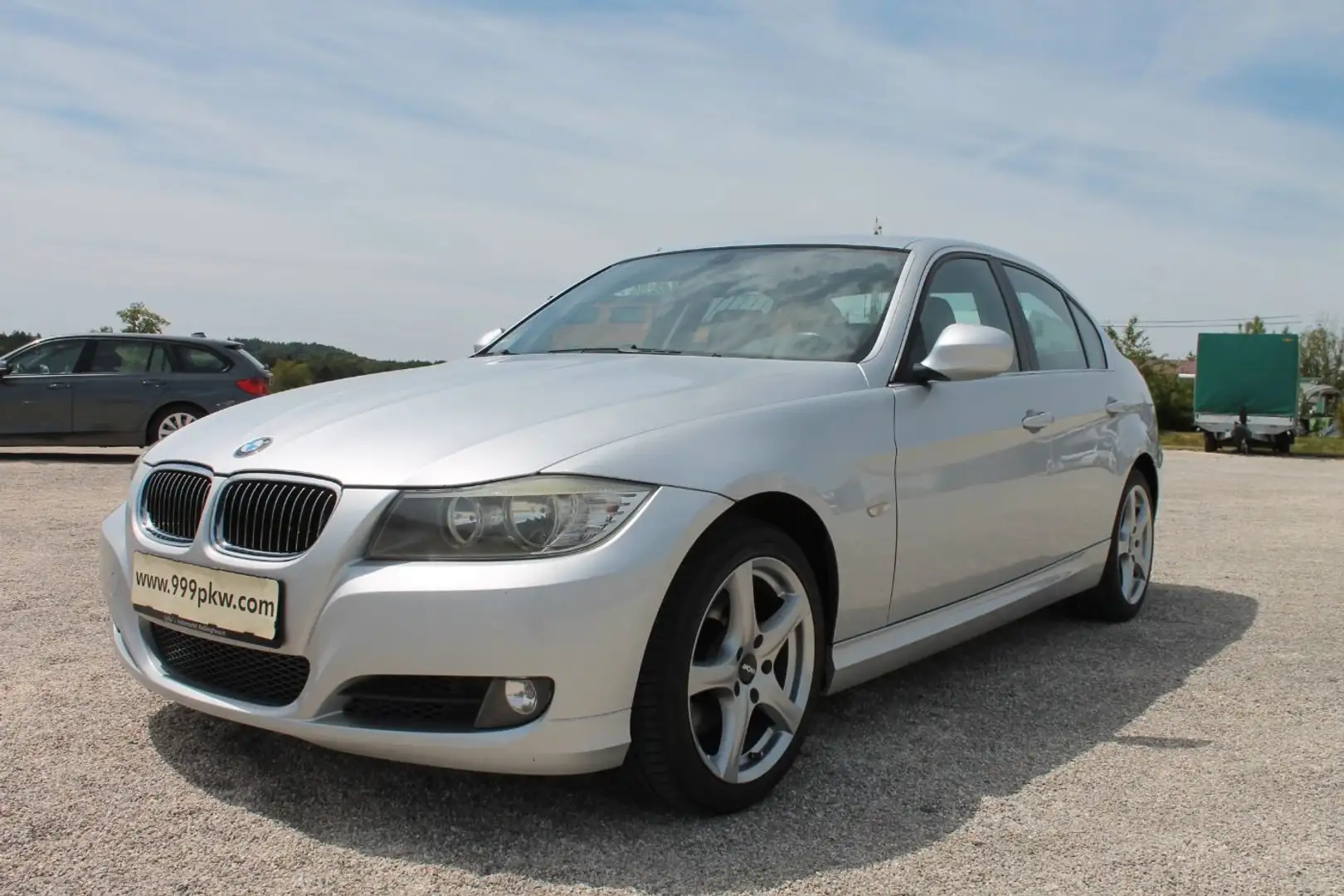 BMW 325 i Lim Automatik Anhängerk. Leder Argent - 2