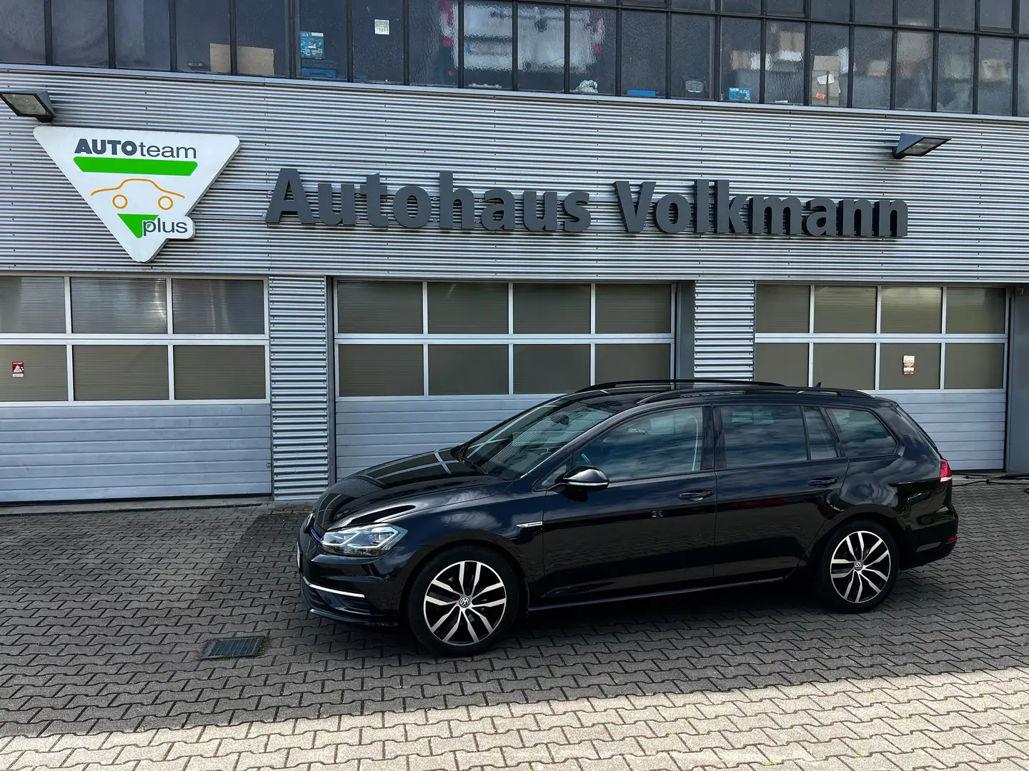 Volkswagen Golf Variant Comfortline BlueMotion Navigation LED Zwart - 2